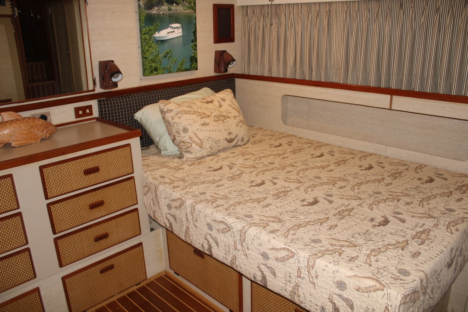 1983 Bertram Motor Yacht - Photo 34