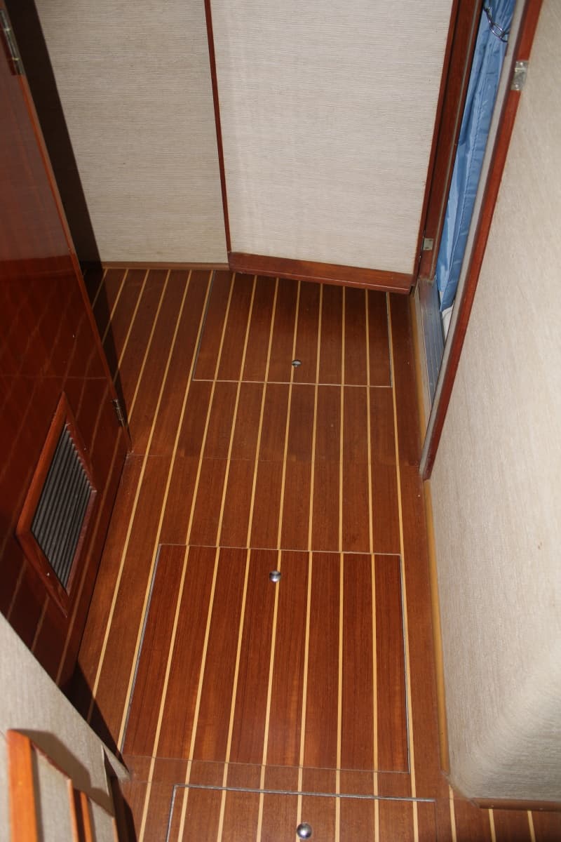 1983 Bertram Motor Yacht - Photo 40
