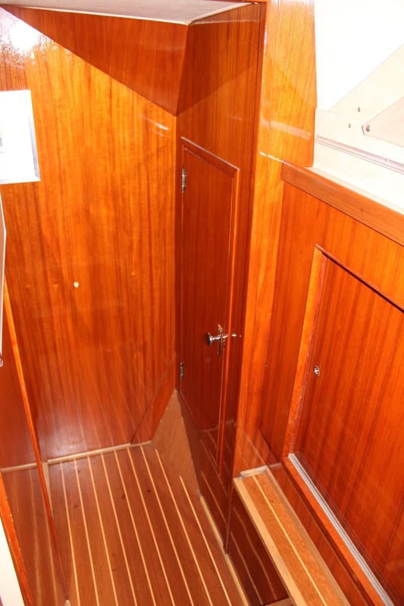 1983 Bertram Motor Yacht - Photo 30