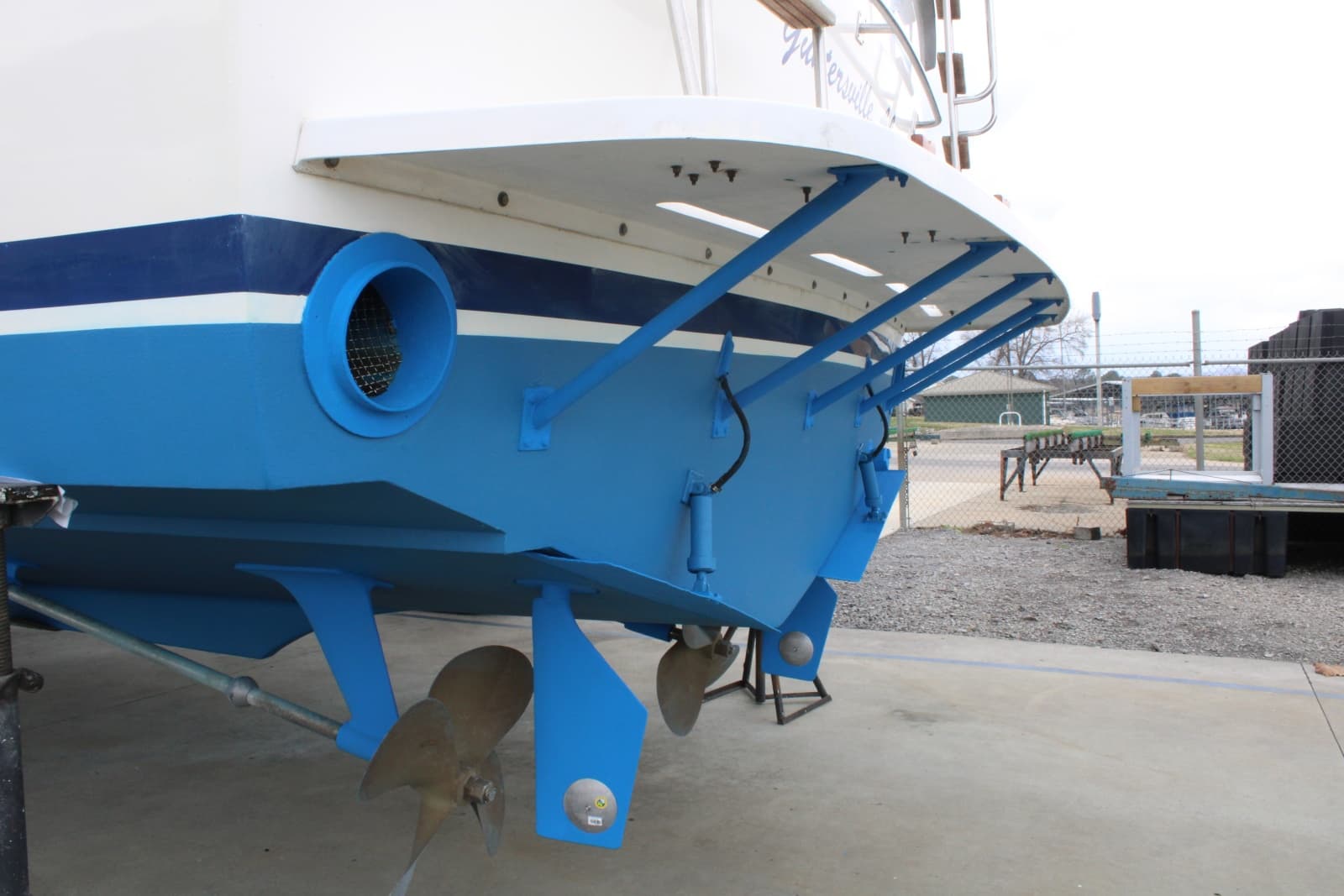 1983 Bertram Motor Yacht - Photo 7