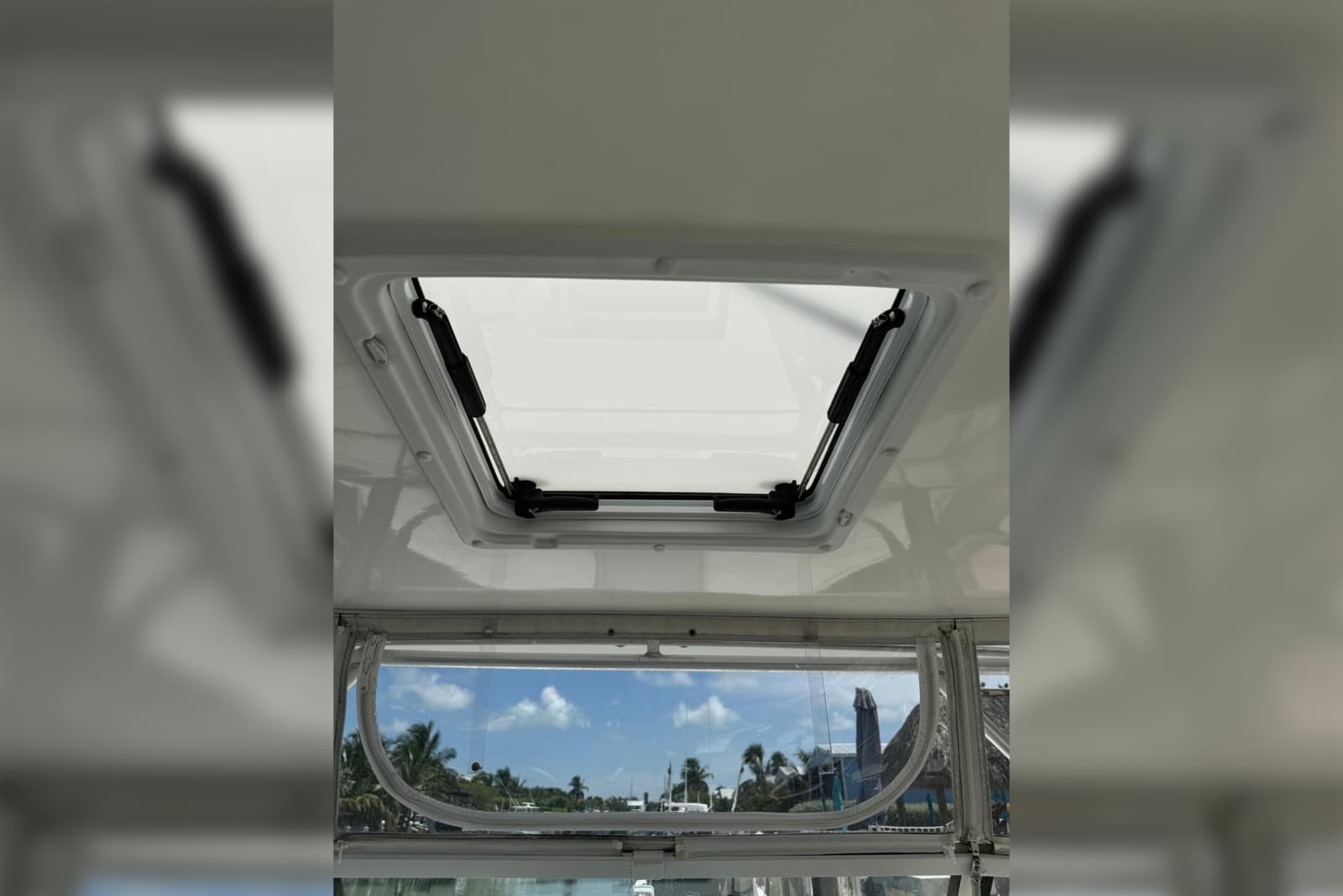 2006 Luhrs 28 Open - Photo 19