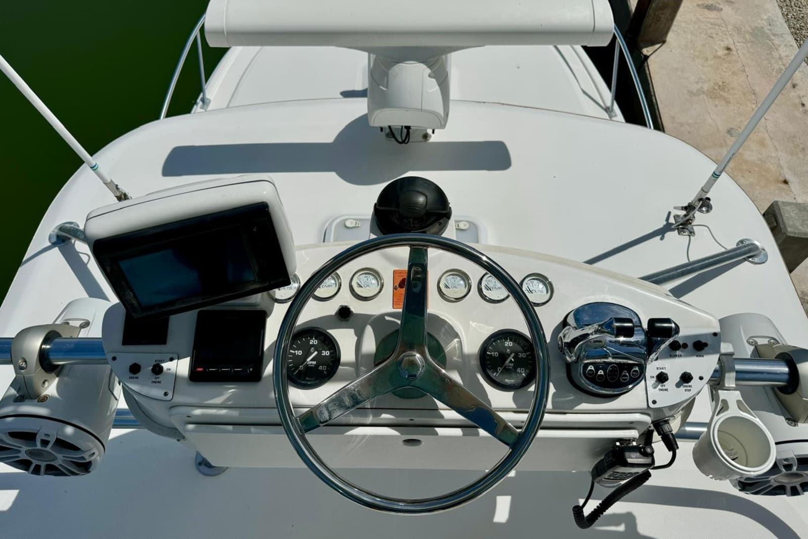 2006 Luhrs 28 Open - Photo 12