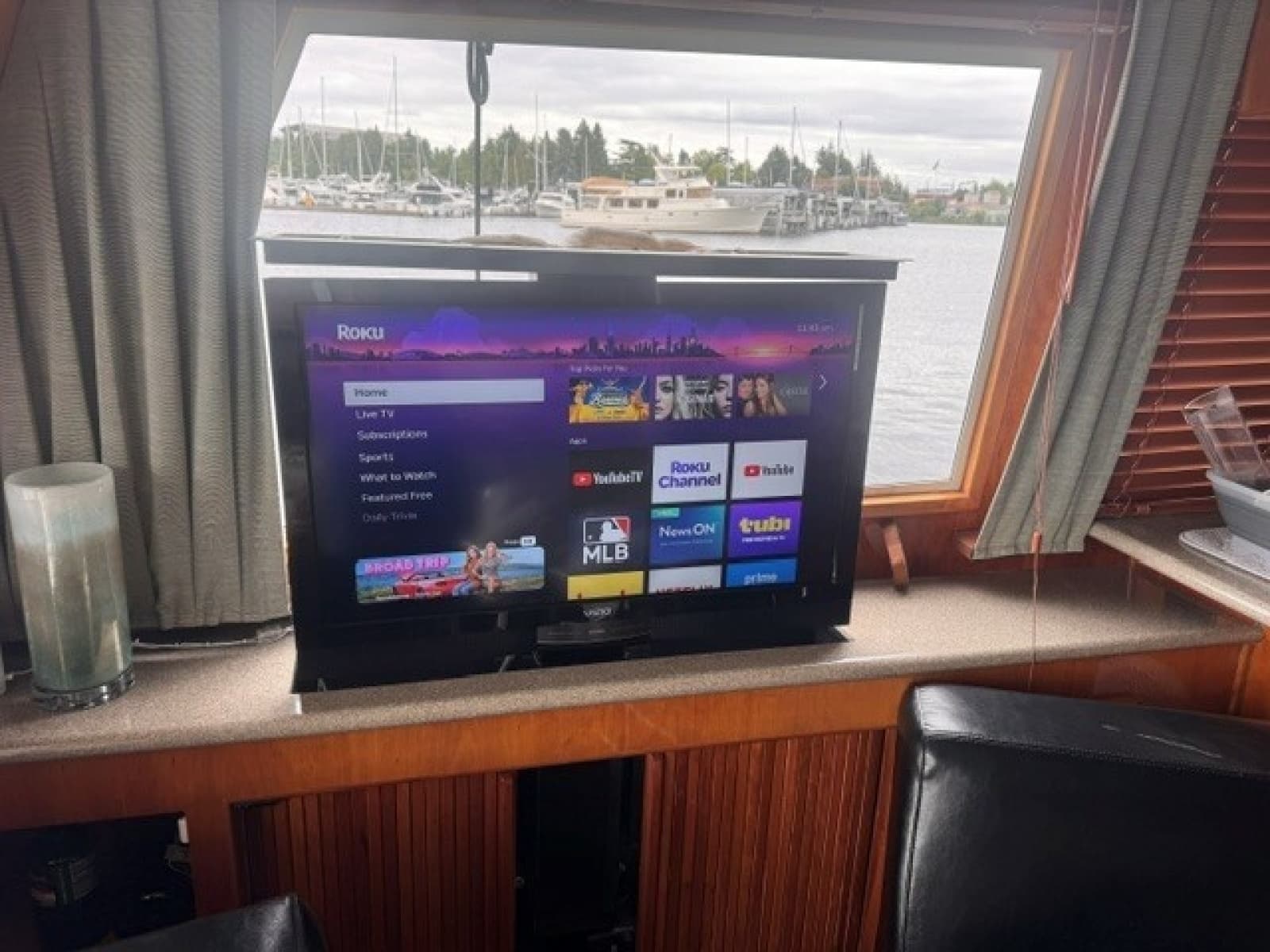 2001 Navigator Pilothouse - Photo 17