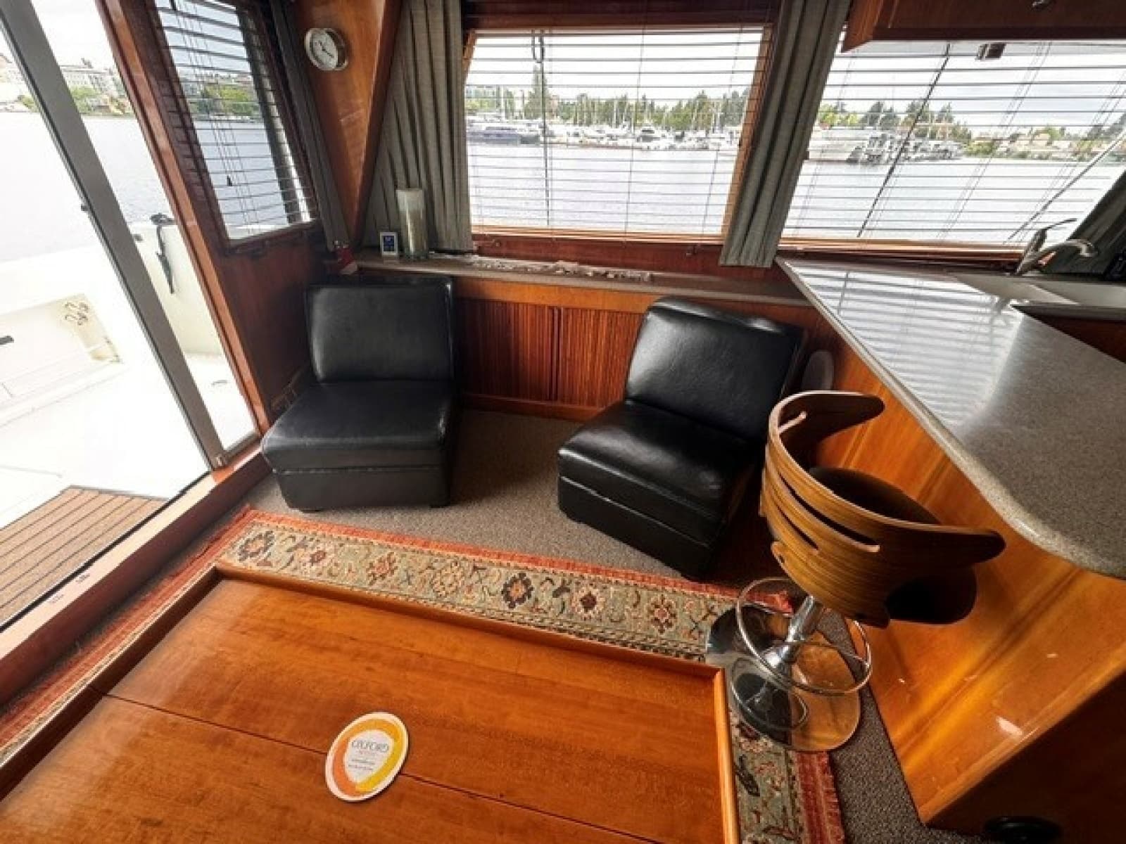2001 Navigator Pilothouse - Photo 13