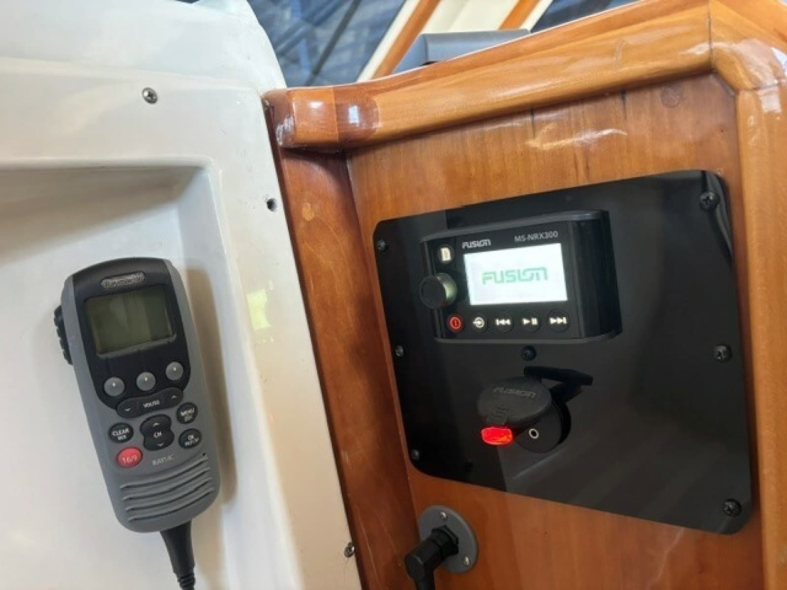 2001 Navigator 48 - Photo 24
