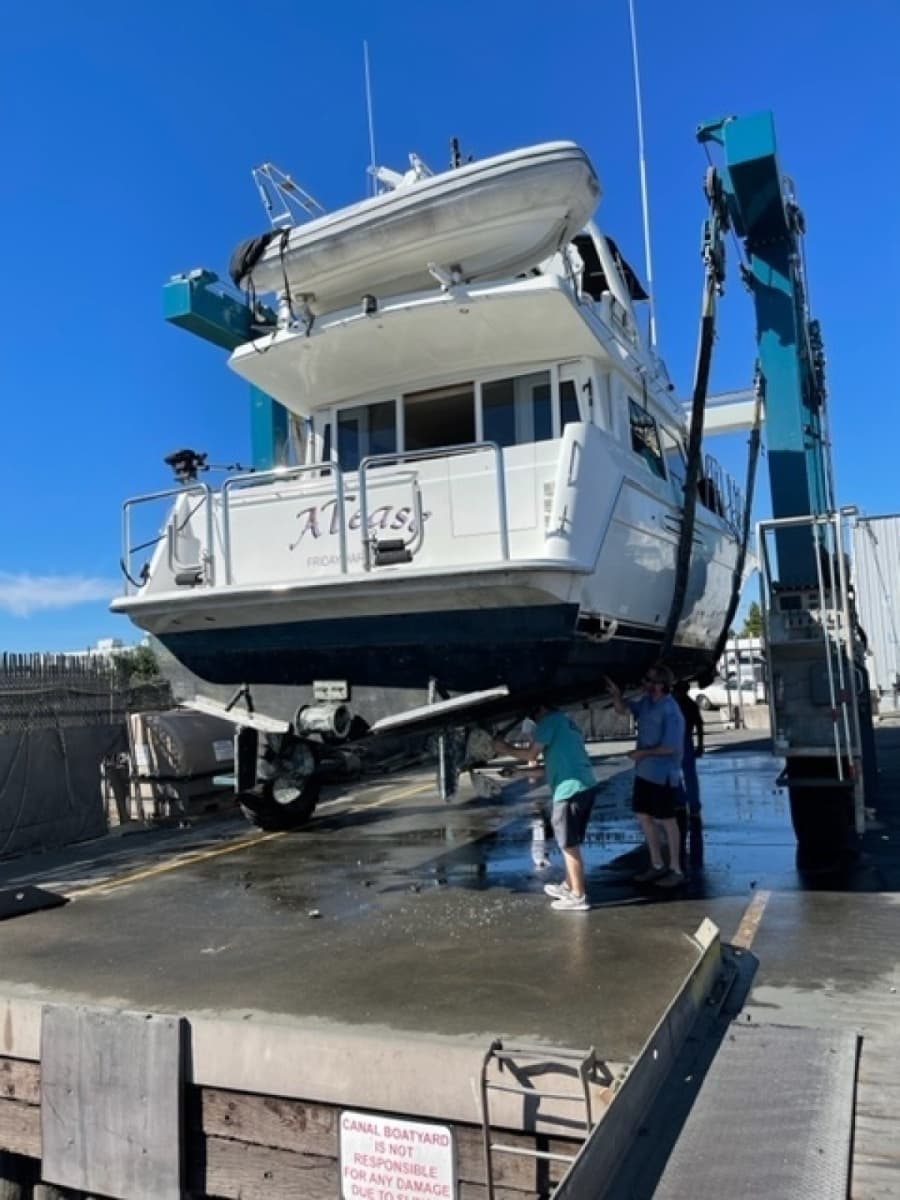 2001 Navigator Pilothouse - Photo 2