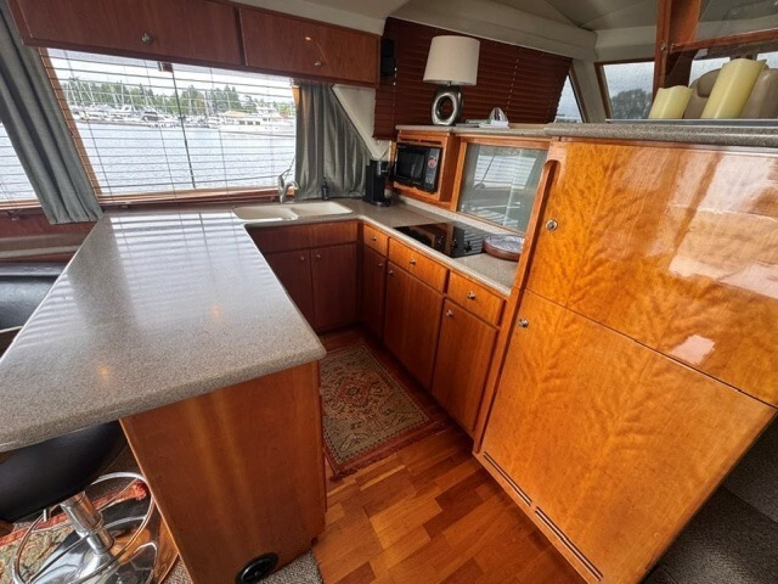 2001 Navigator Pilothouse - Photo 14