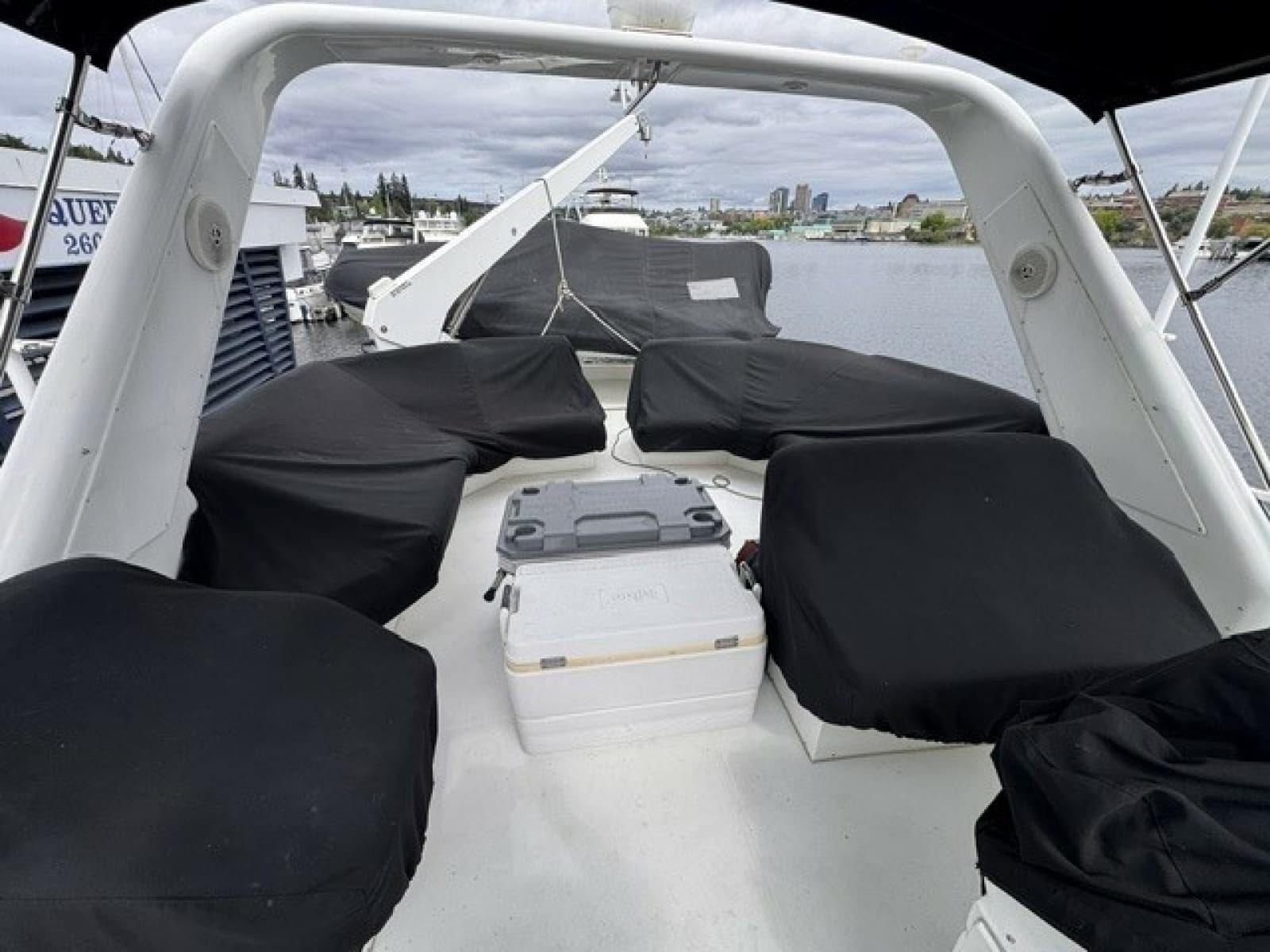 2001 Navigator Pilothouse - Photo 27
