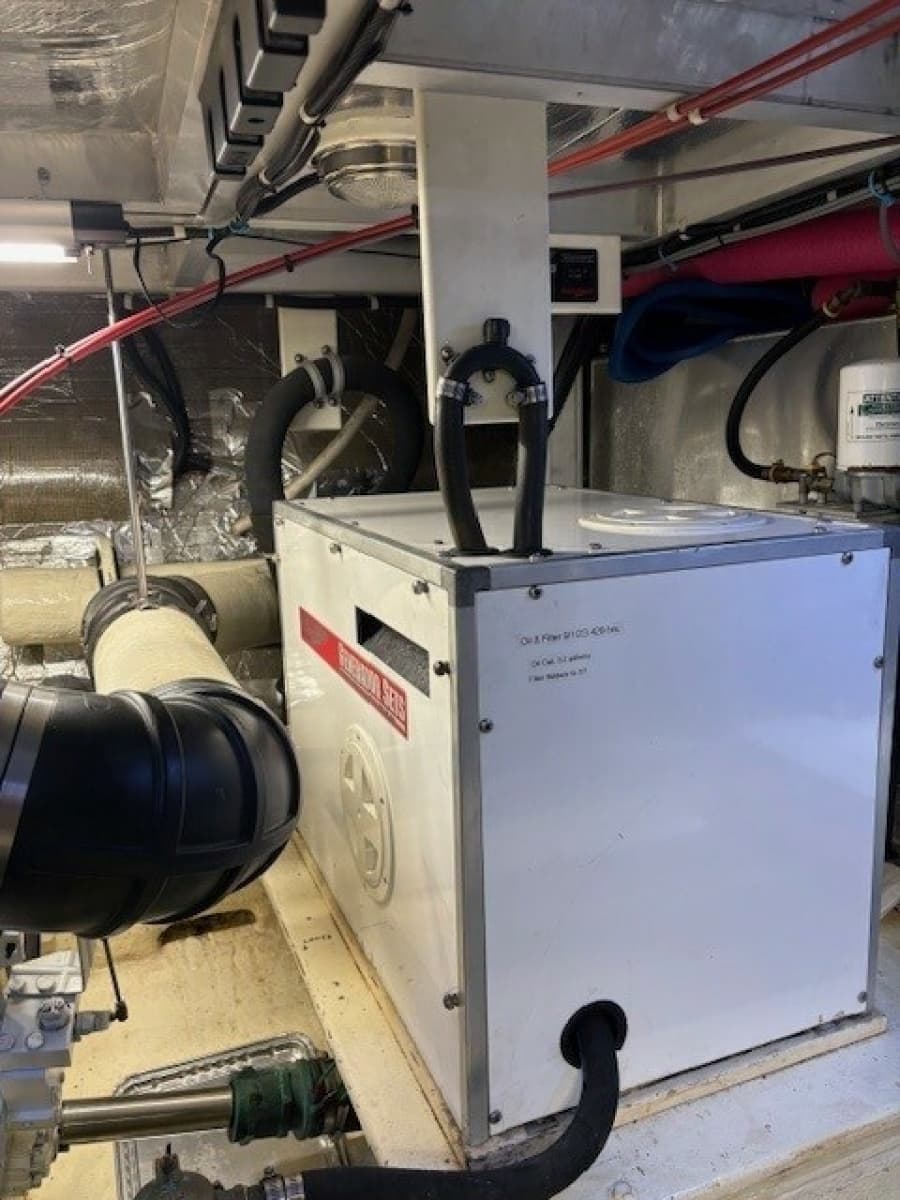 2001 Navigator Pilothouse - Photo 30