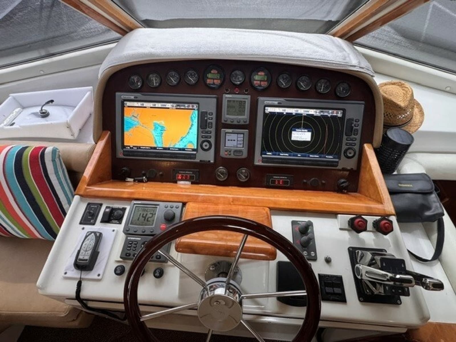 2001 Navigator Pilothouse - Photo 19
