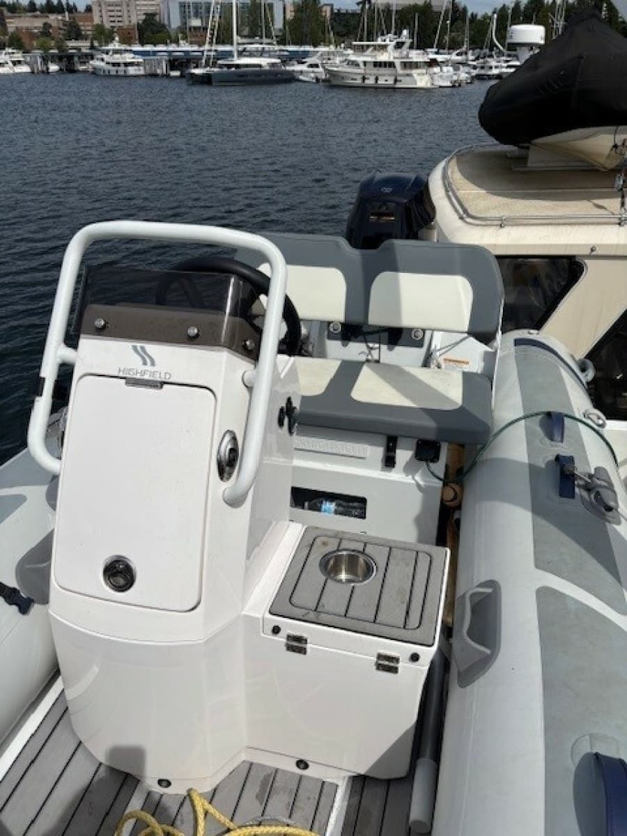 2001 Navigator Pilothouse - Photo 9