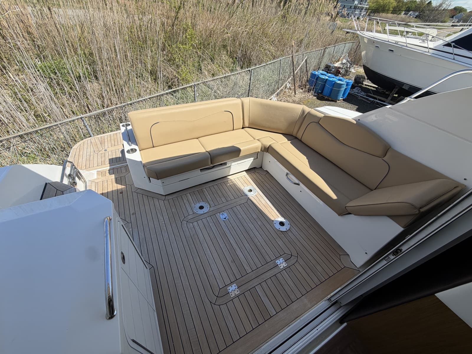 2016 Cruisers Yachts 41 Cantius - Photo 10