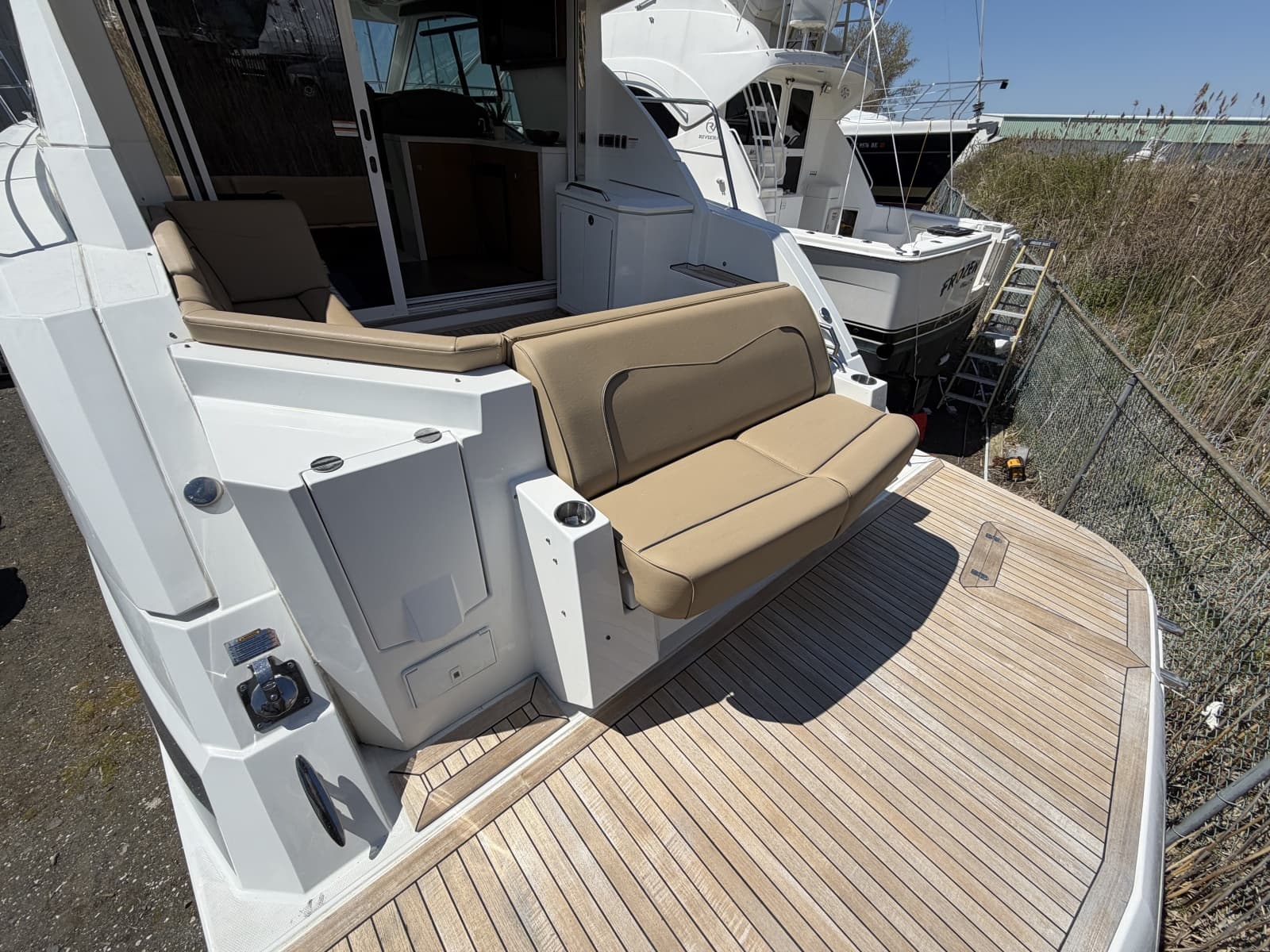 2016 Cruisers Yachts 41 Cantius - Photo 6