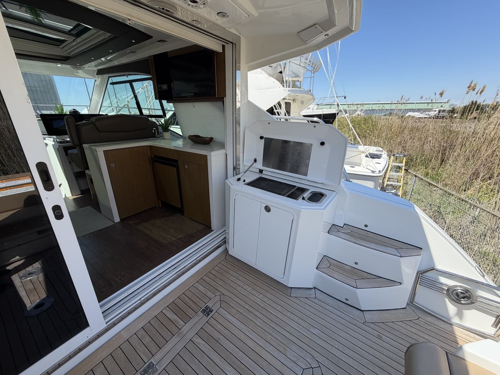 2016 Cruisers Yachts 41 Cantius - Photo 11