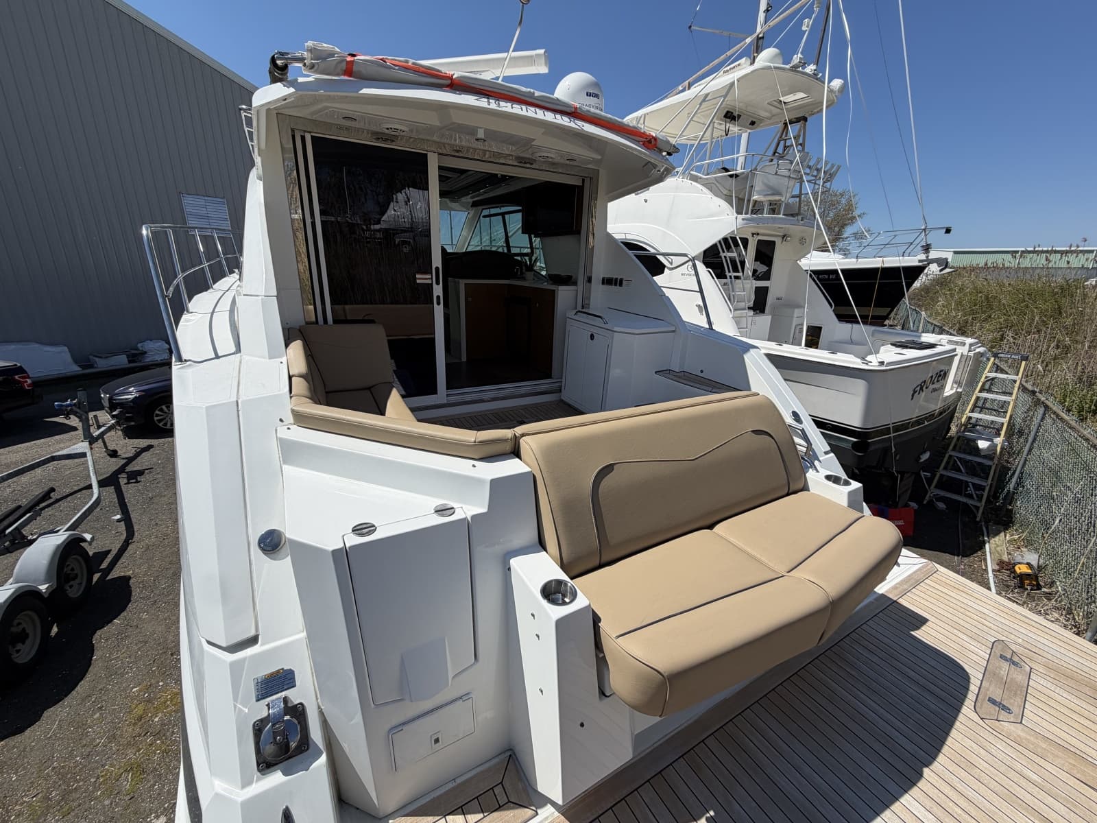 2016 Cruisers Yachts 41 Cantius - Photo 5
