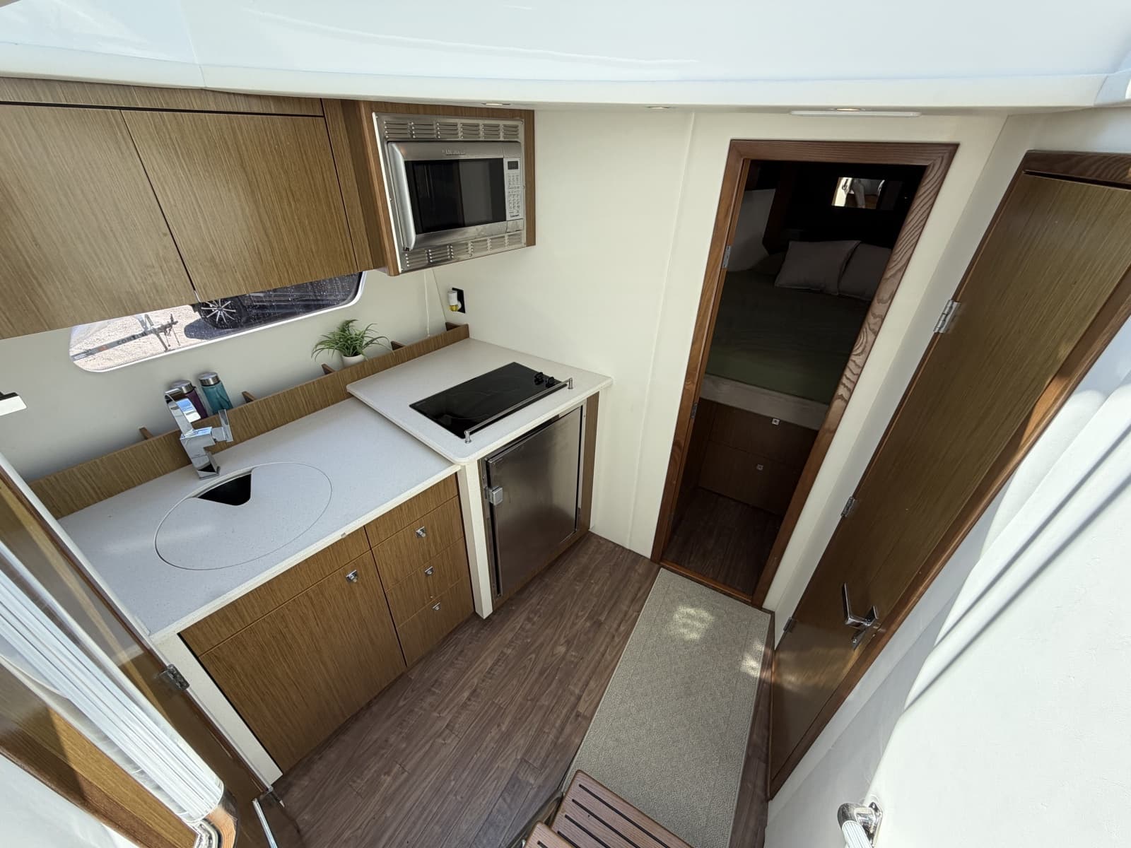 2016 Cruisers Yachts 41 Cantius - Photo 20