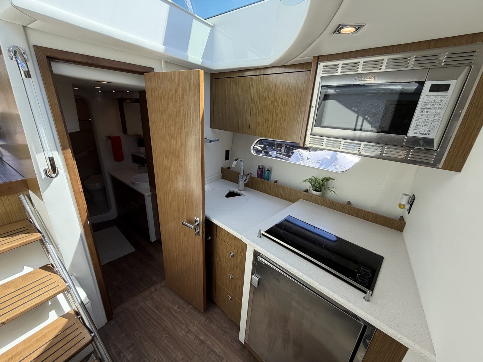 2016 Cruisers Yachts 41 Cantius - Photo 22