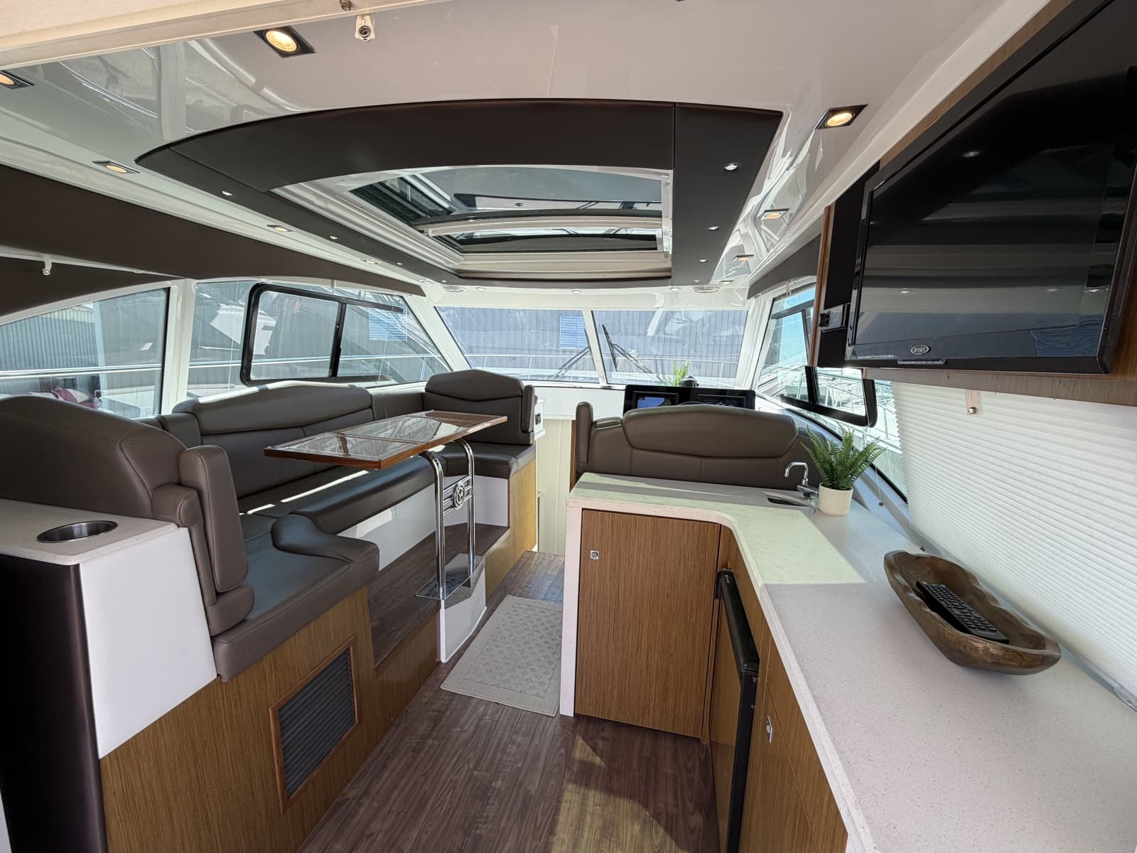 2016 Cruisers Yachts 41 Cantius - Photo 12