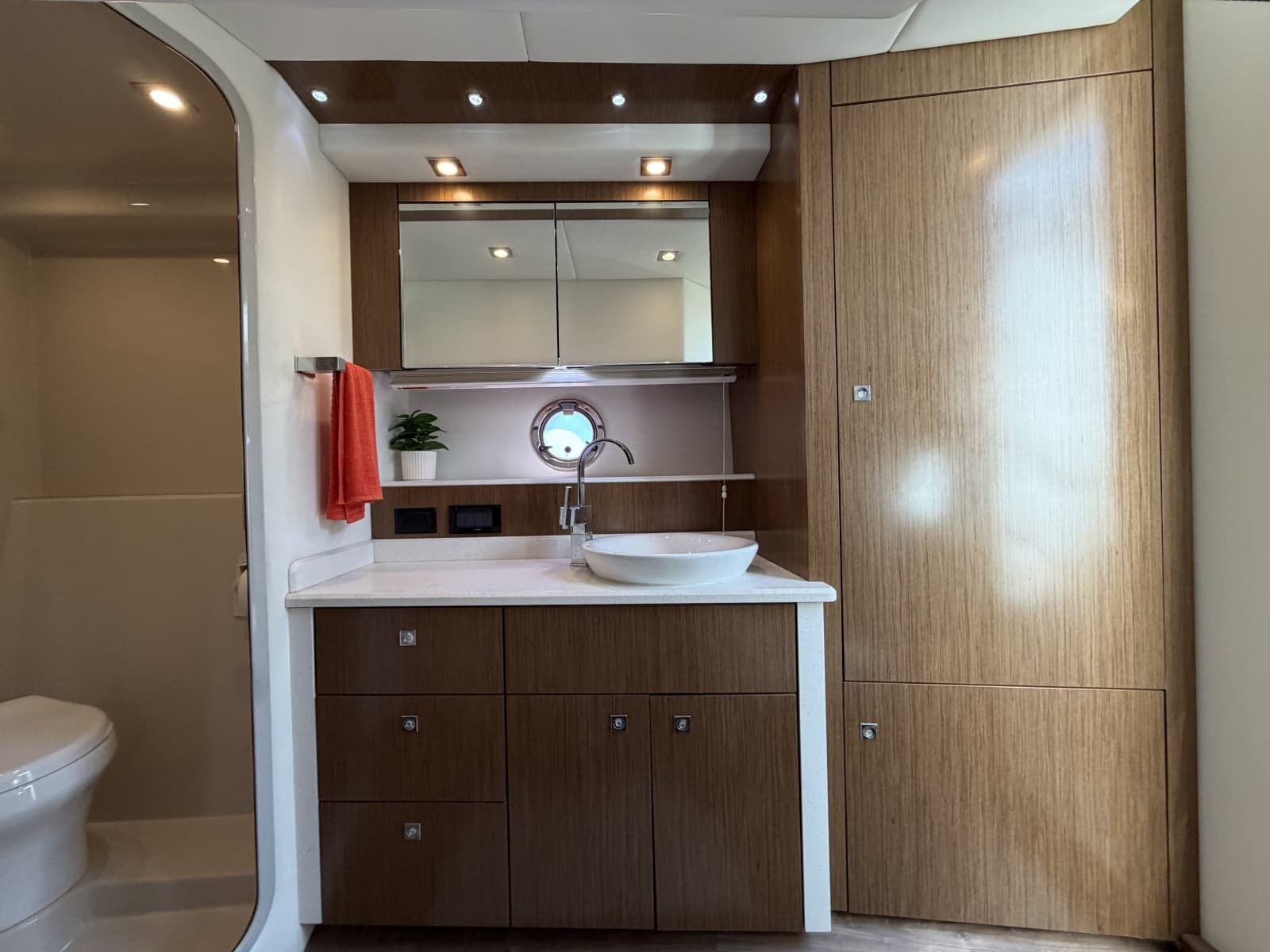 2016 Cruisers Yachts 41 Cantius - Photo 26