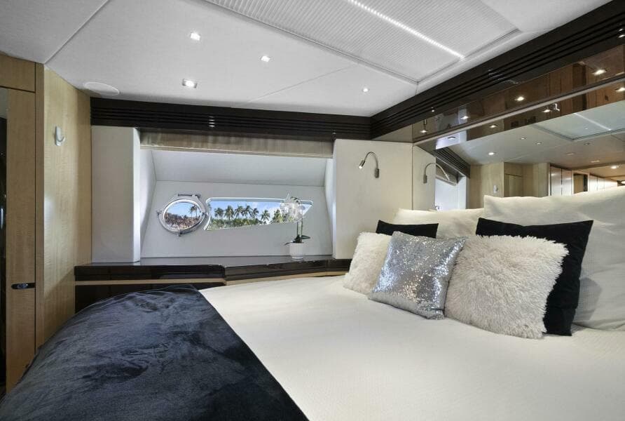 2015 Sunseeker Sport Yacht - Photo 42