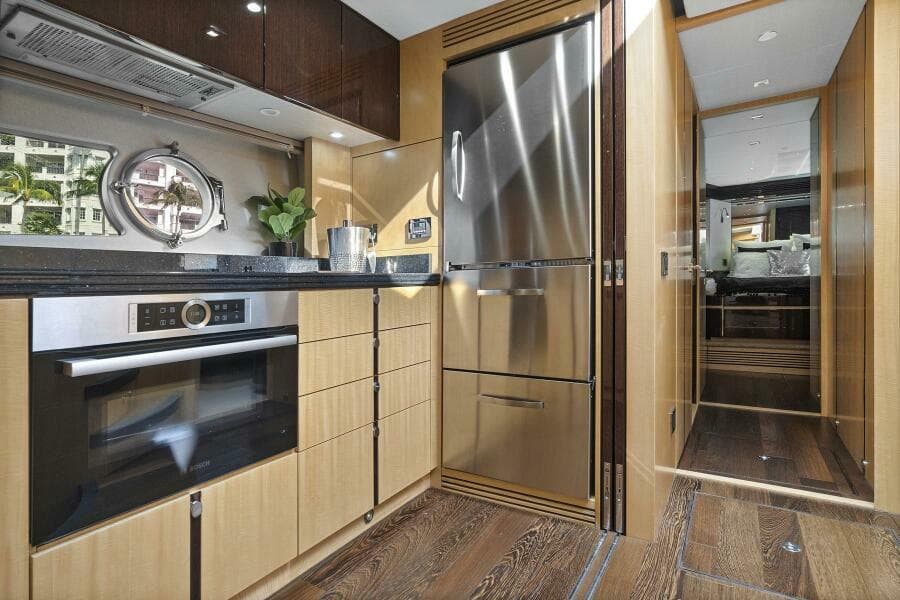 2015 Sunseeker Sport Yacht - Photo 40