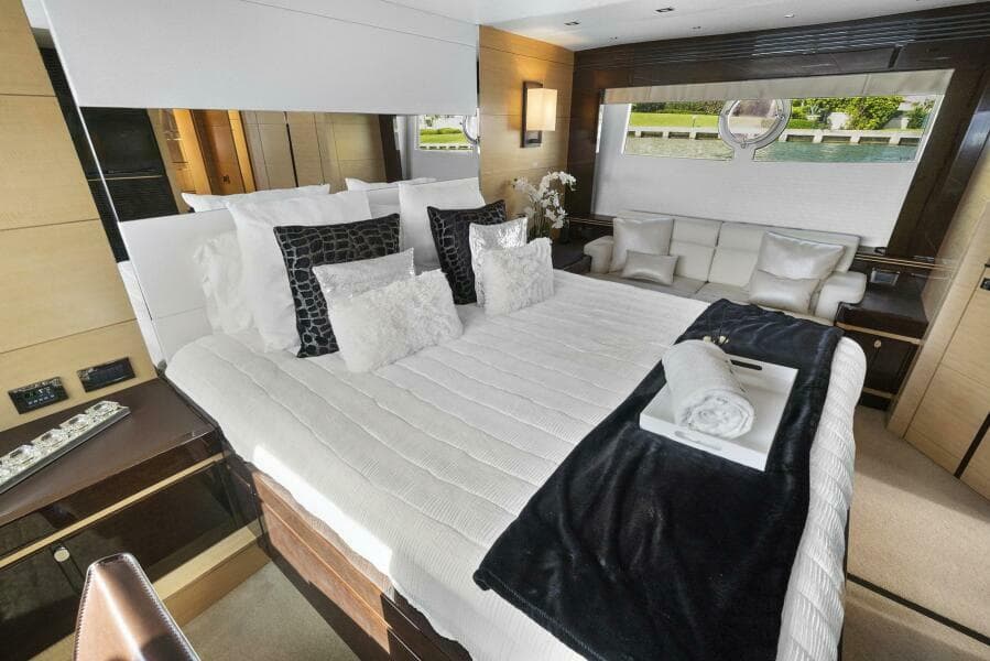 2015 Sunseeker Sport Yacht - Photo 49
