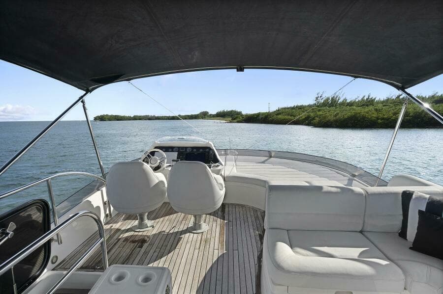 2015 Sunseeker Sport Yacht - Photo 25