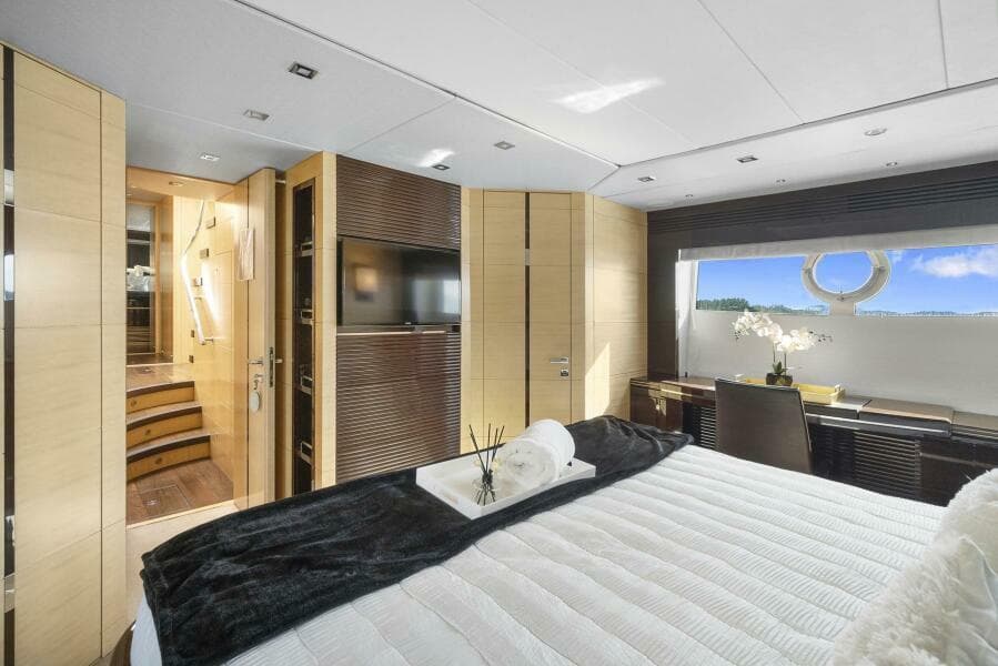 2015 Sunseeker Sport Yacht - Photo 46