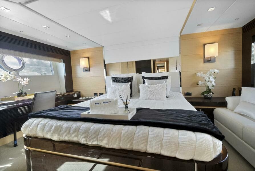 2015 Sunseeker Sport Yacht - Photo 48
