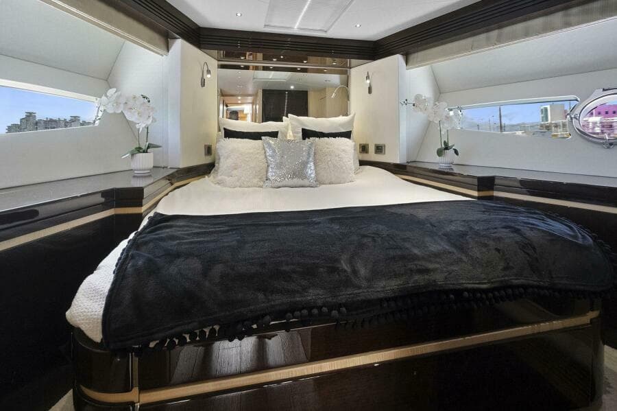 2015 Sunseeker Sport Yacht - Photo 41