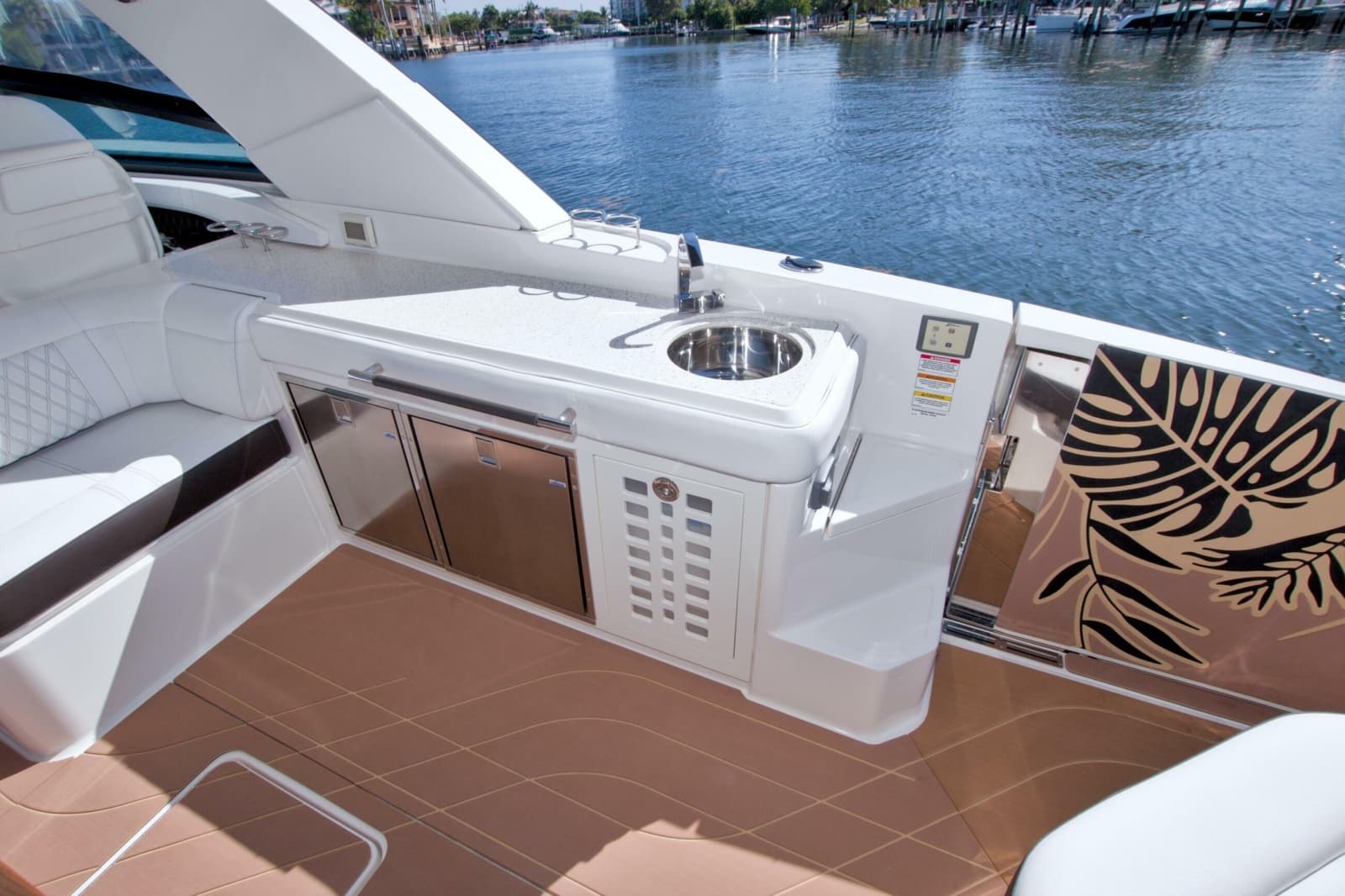2021 Sea Ray SLX 400 Outboard - Photo 25