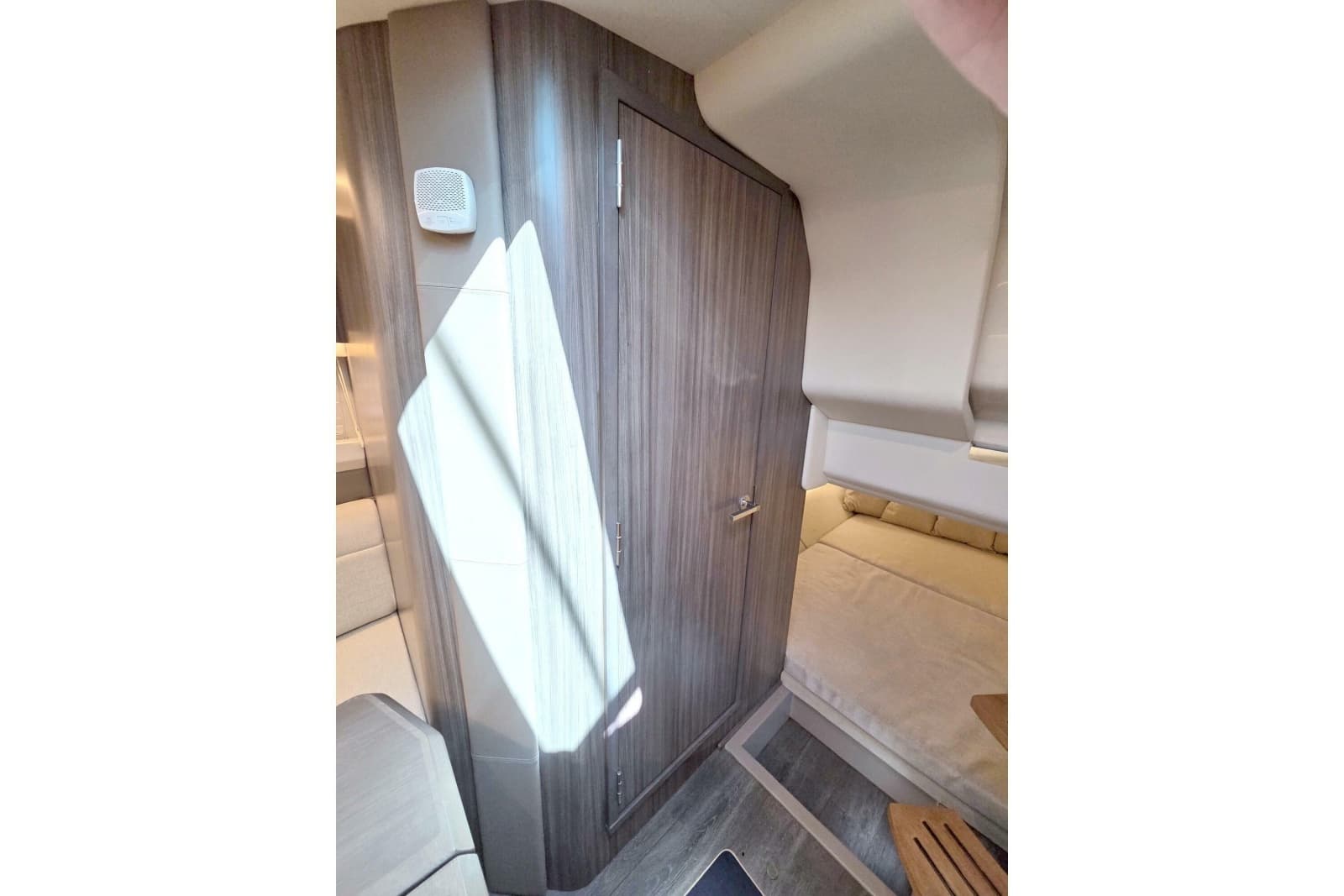 2021 Sea Ray SLX 400 Outboard - Photo 50