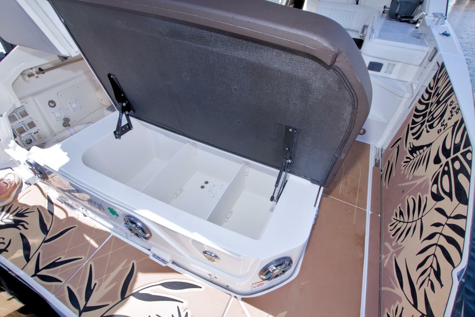 2021 Sea Ray SLX 400 Outboard - Photo 71