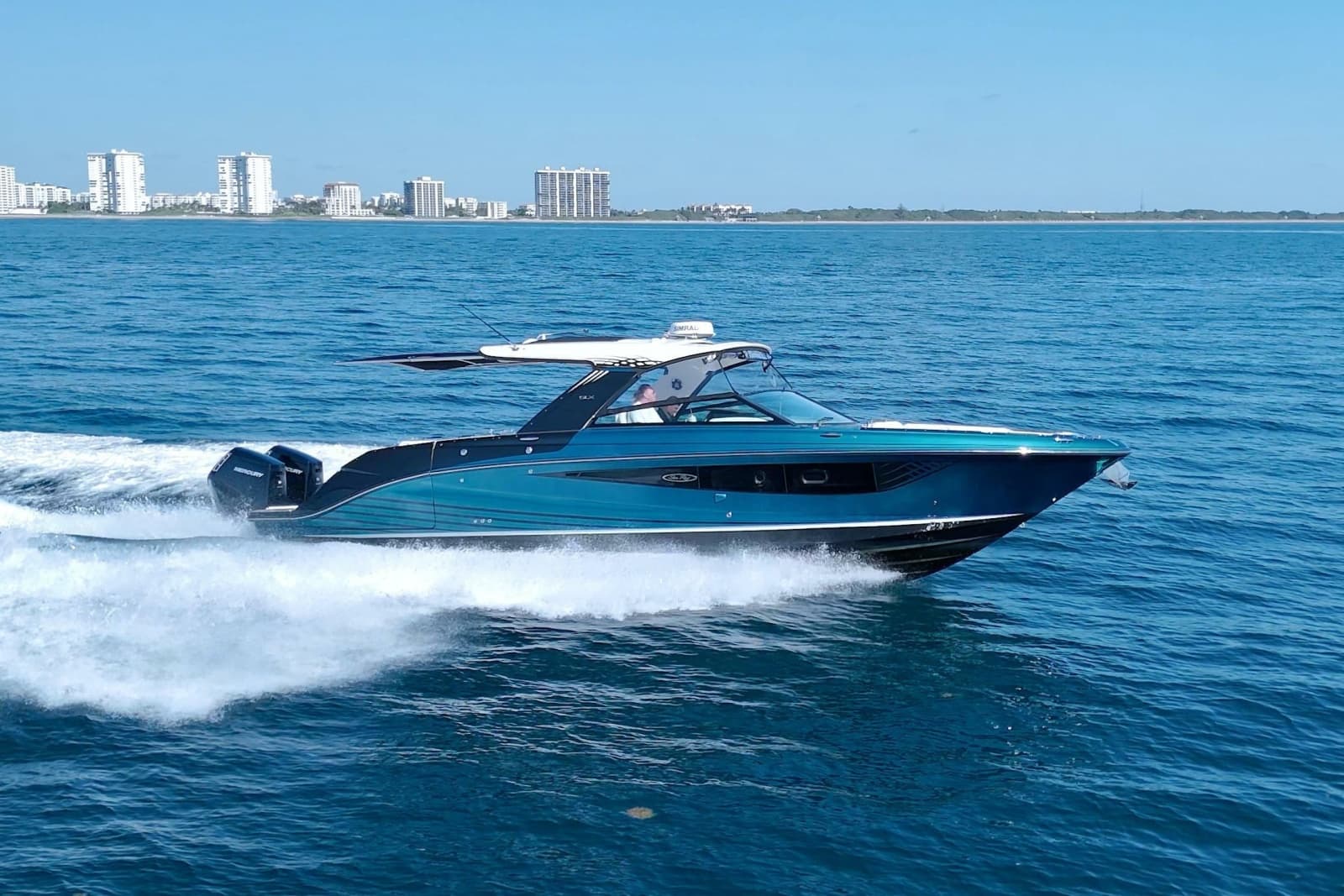 2021 Sea Ray SLX 400 Outboard - Photo 7
