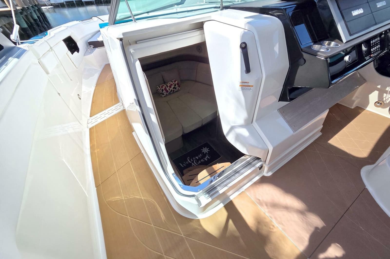 2021 Sea Ray SLX 400 Outboard - Photo 43