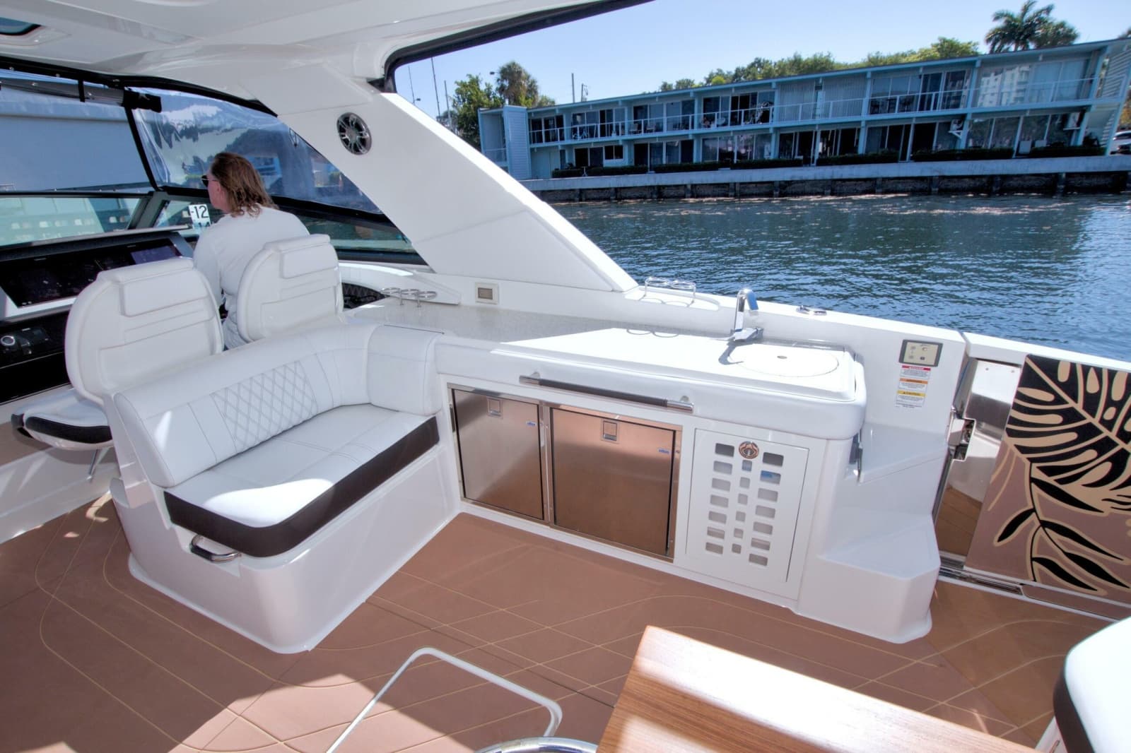 2021 Sea Ray SLX 400 Outboard - Photo 24