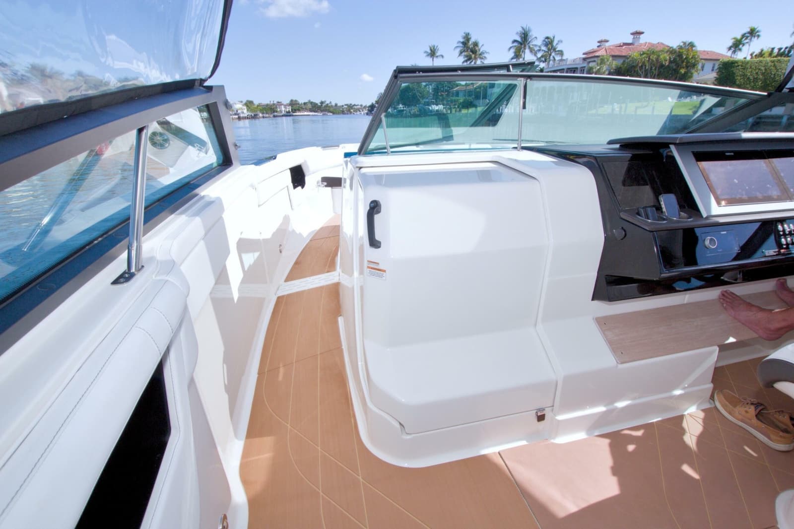 2021 Sea Ray SLX 400 Outboard - Photo 42