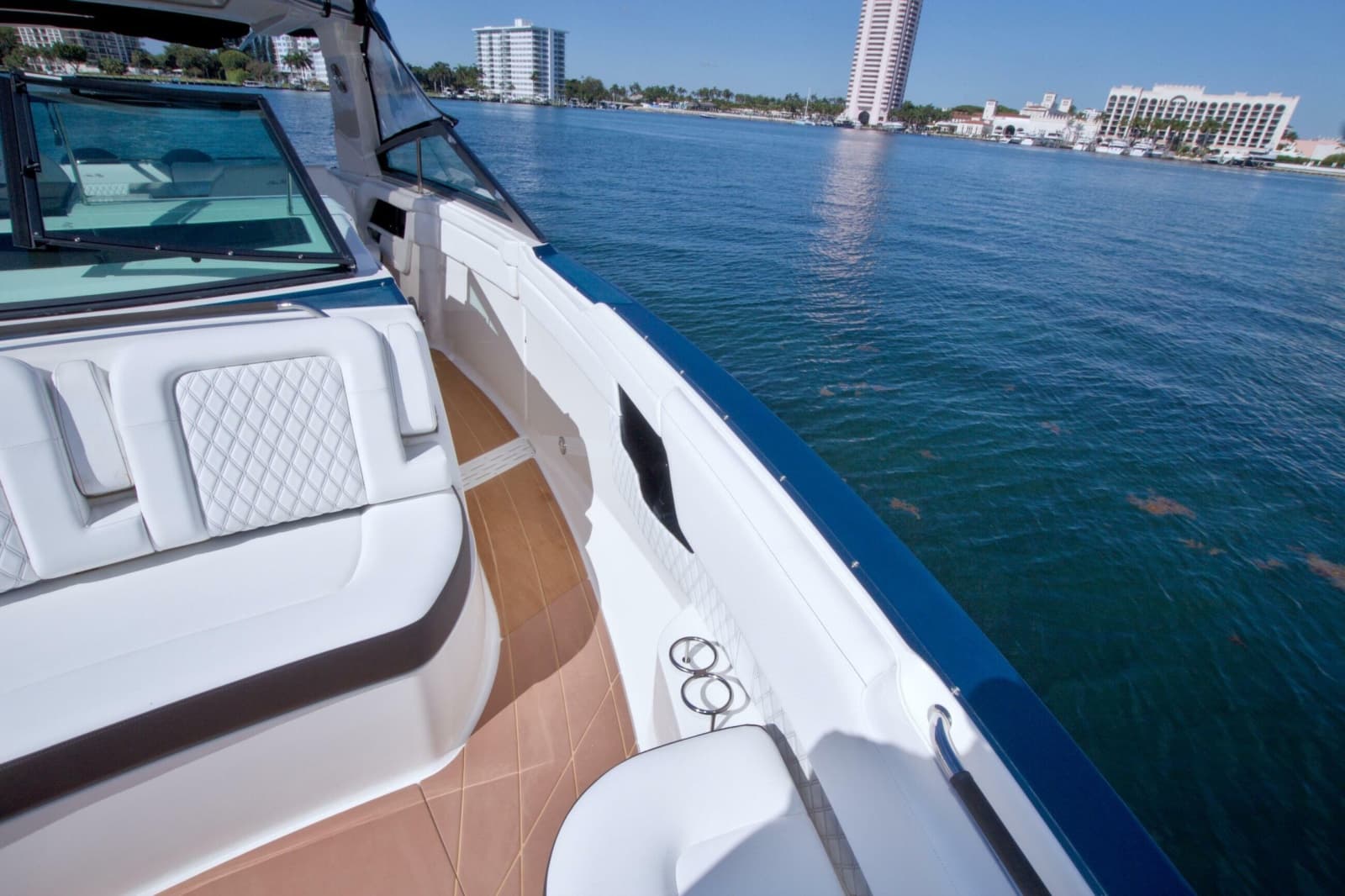 2021 Sea Ray SLX 400 Outboard - Photo 38
