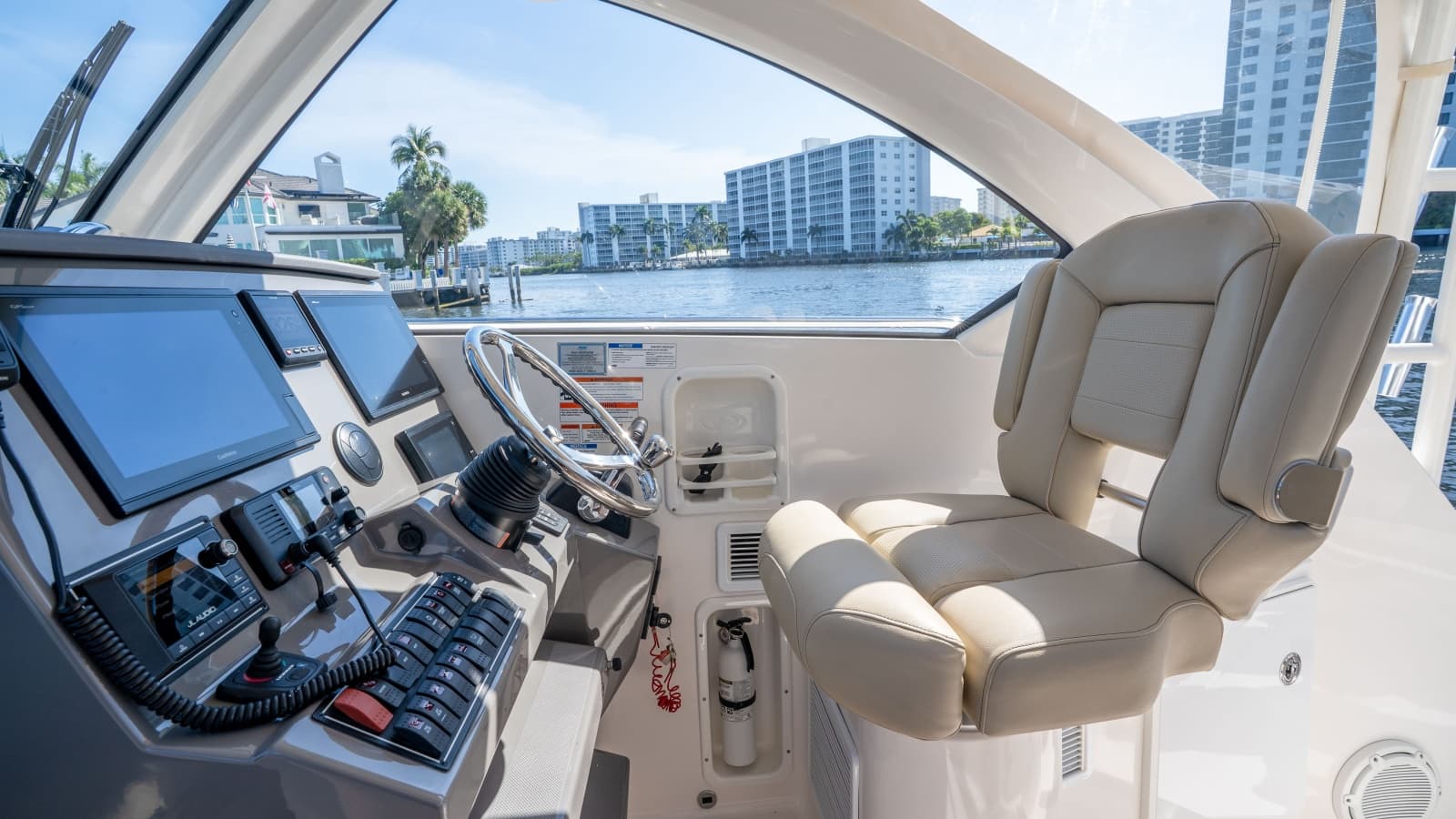 2018 Pursuit 325 OS - Photo 23