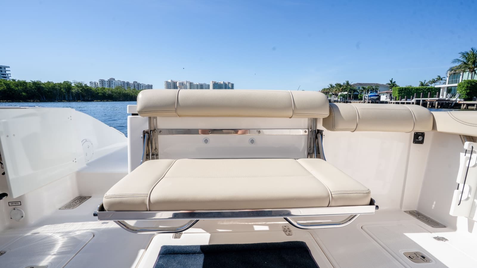 2018 Pursuit 325 OS - Photo 15