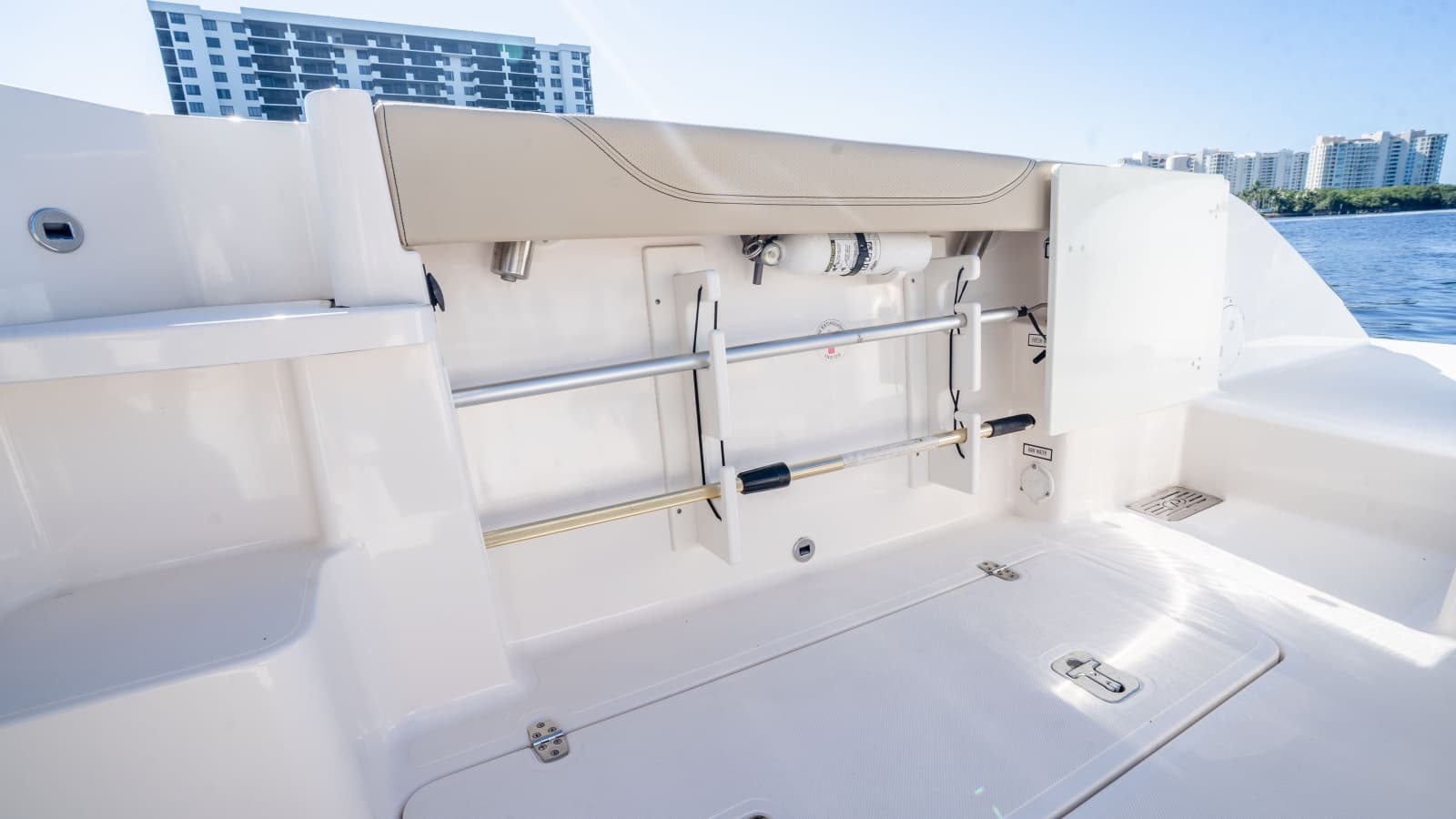 2018 Pursuit 325 OS - Photo 18