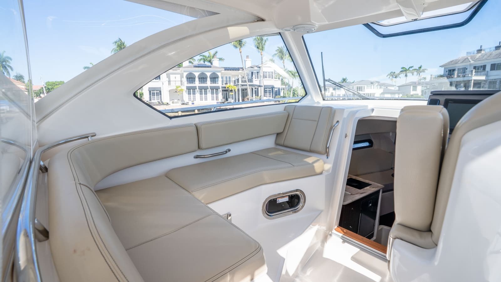 2018 Pursuit 325 OS - Photo 22