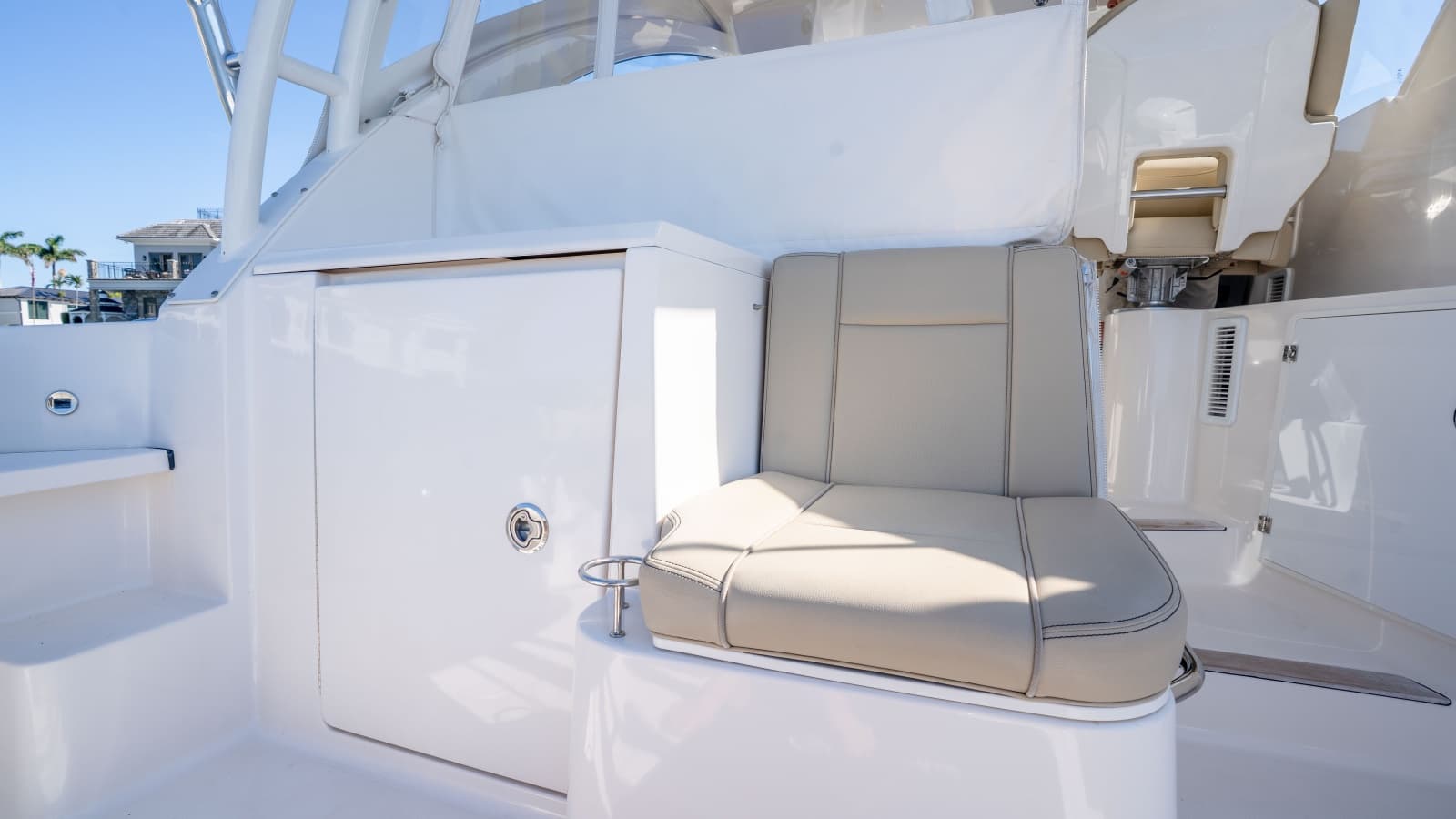 2018 Pursuit 325 OS - Photo 19