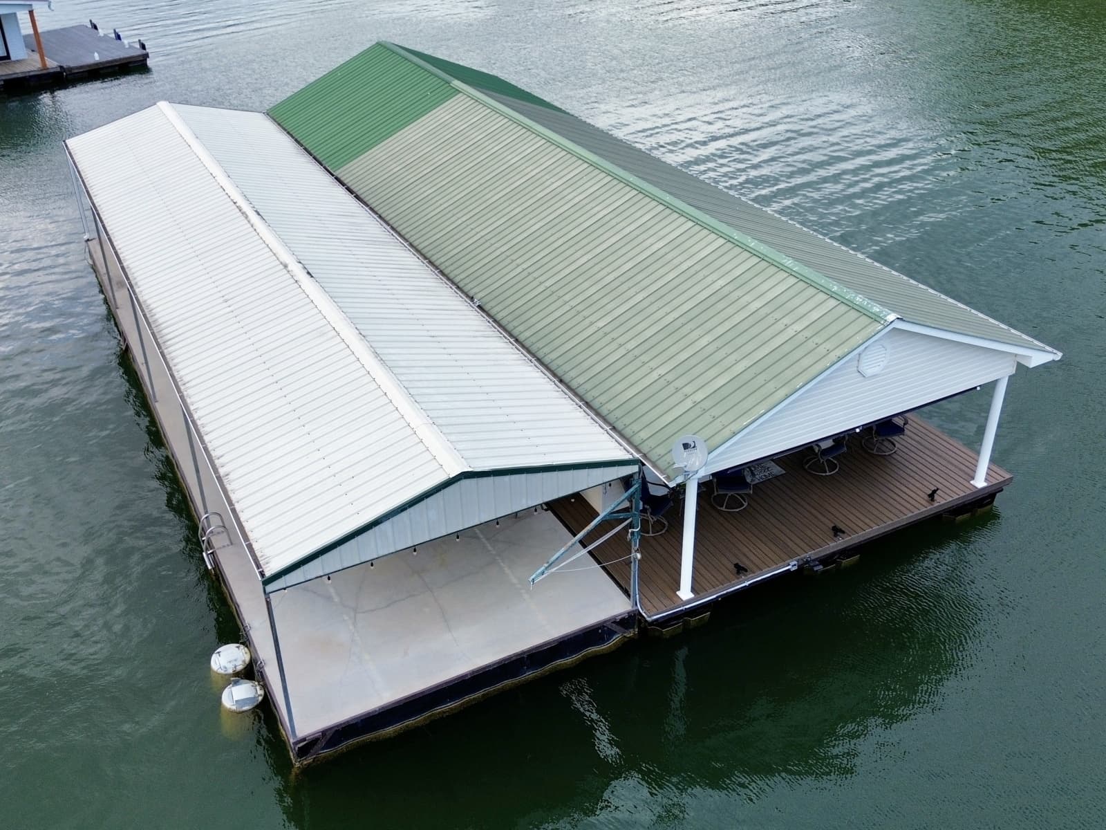 2002 Custom 20 x 53 Floating Cabin - Approx 999/sqft - Photo 127