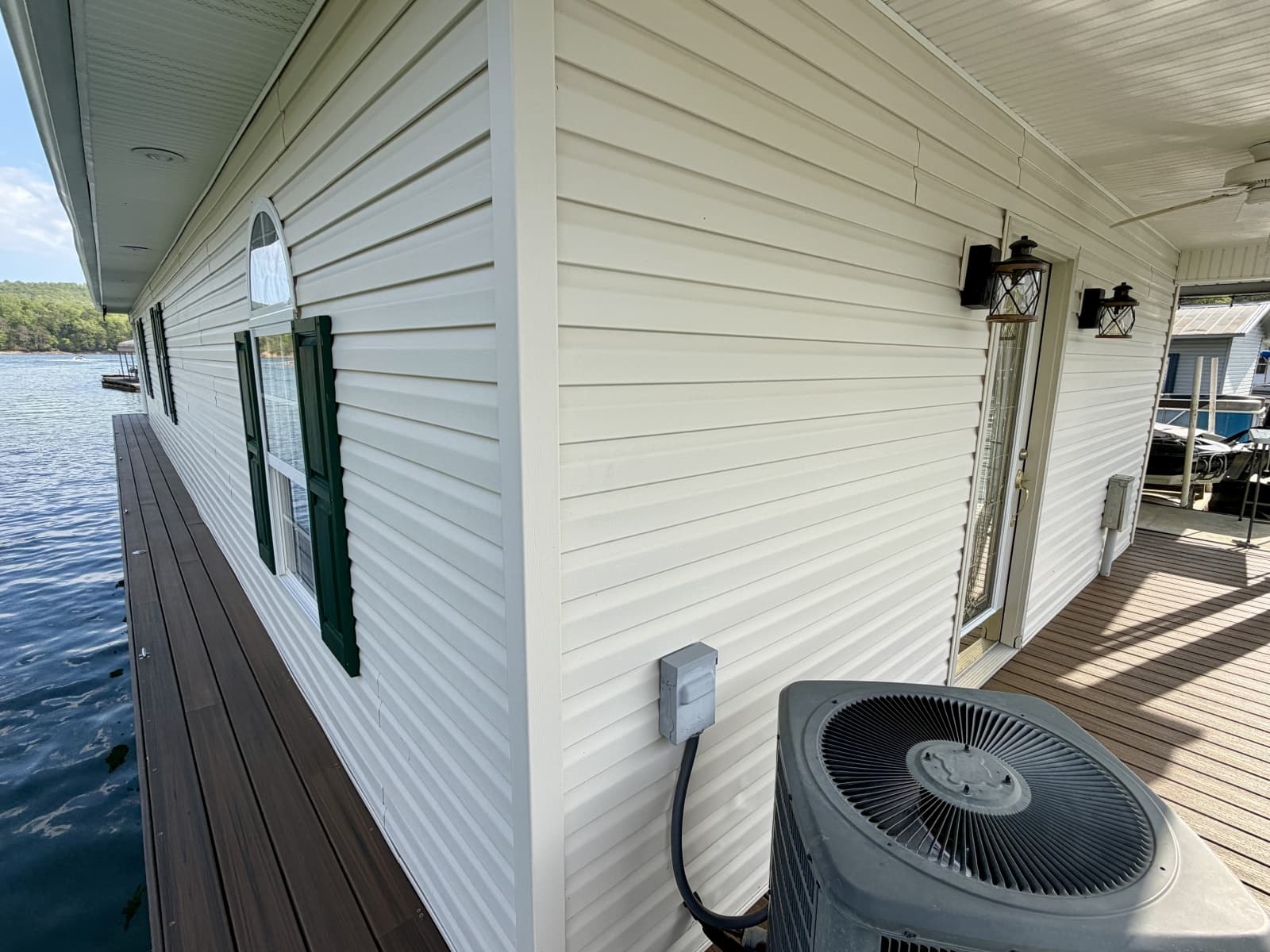 2002 Custom 20 x 53 Floating Cabin - Approx 999/sqft - Photo 100
