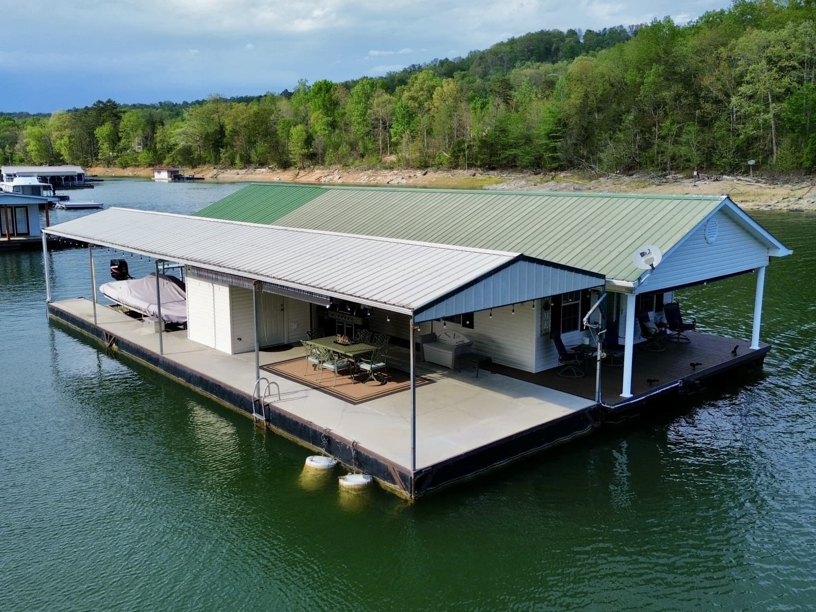 2002 Custom 20 x 53 Floating Cabin - Approx 999/sqft - Photo 128