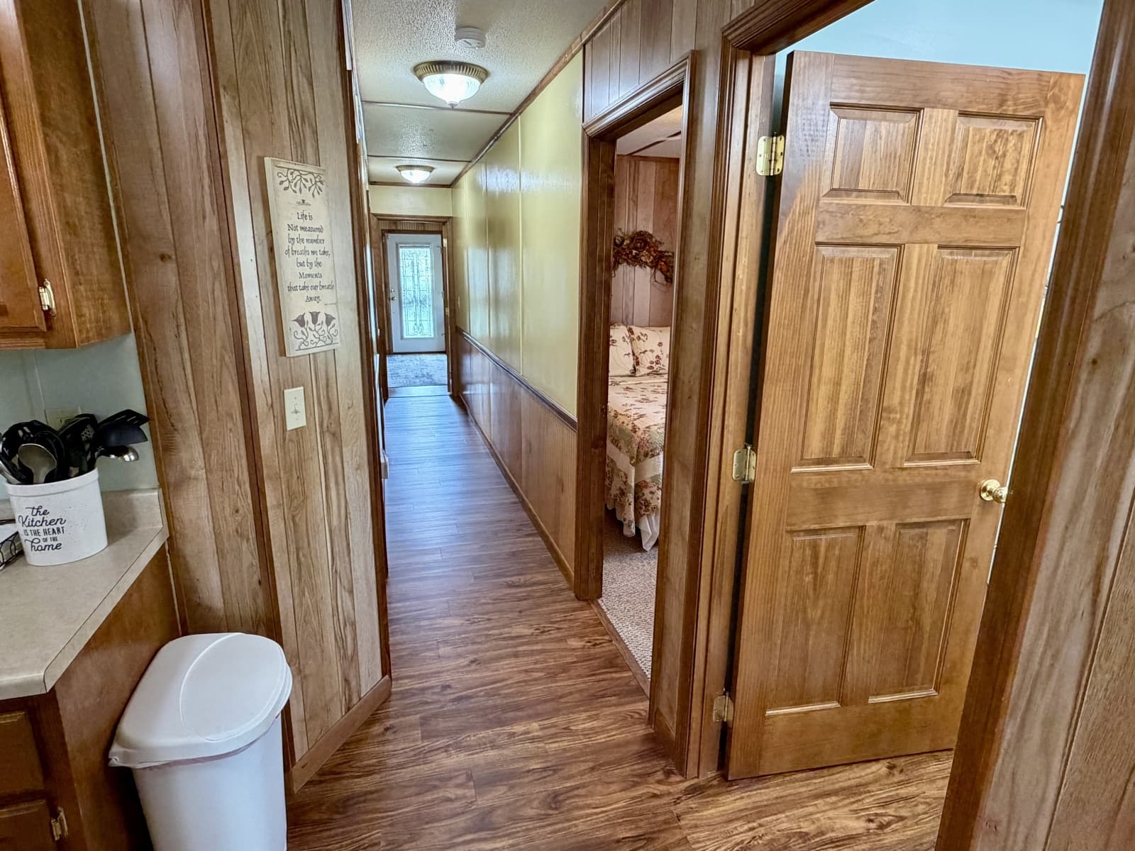 2002 Custom 20 x 53 Floating Cabin - Approx 999/sqft - Photo 41