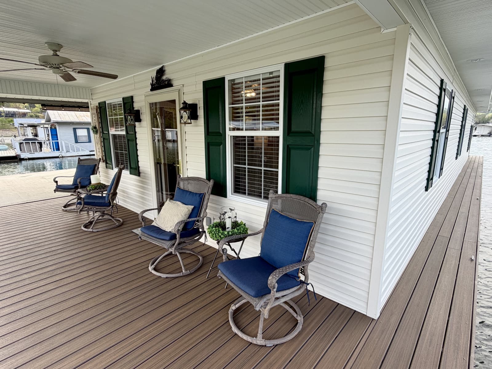 2002 Custom 20 x 53 Floating Cabin - Approx 999/sqft - Photo 22