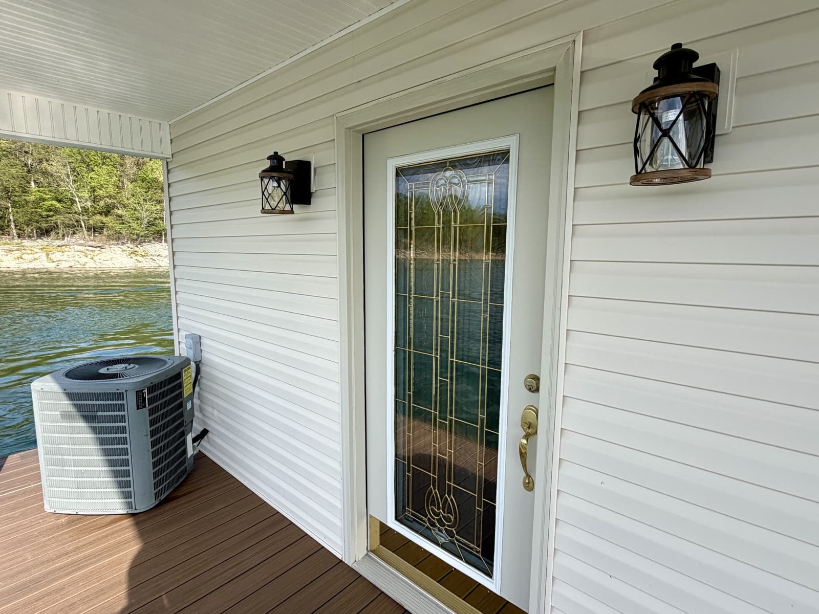 2002 Custom 20 x 53 Floating Cabin - Approx 999/sqft - Photo 81