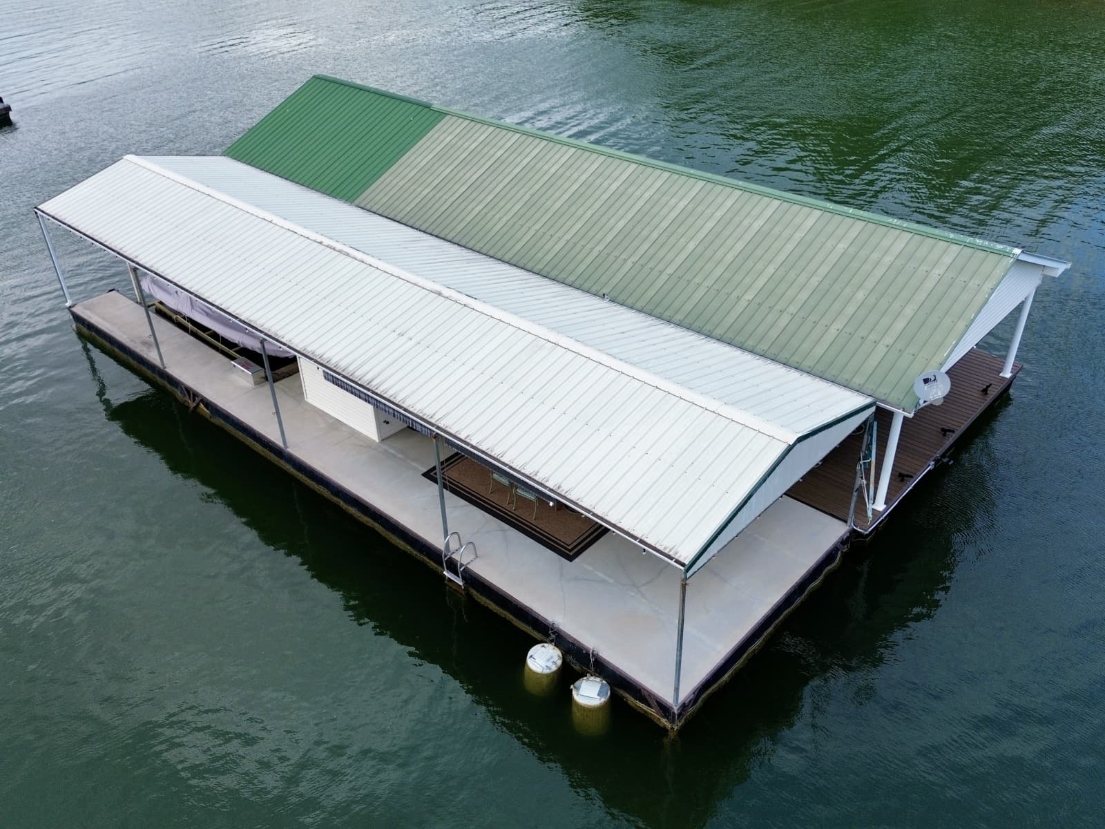 2002 Custom 20 x 53 Floating Cabin - Approx 999/sqft - Photo 126